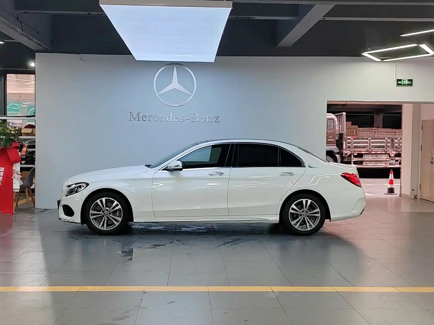 2018 Mercedes-Benz C-Class C 200 L Sport Edition — миниатюра 3