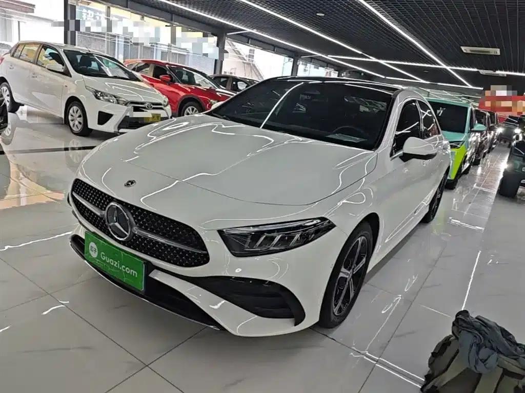 2023 Mercedes-Benz A-Class A 200 L Fashion Edition — миниатюра 2