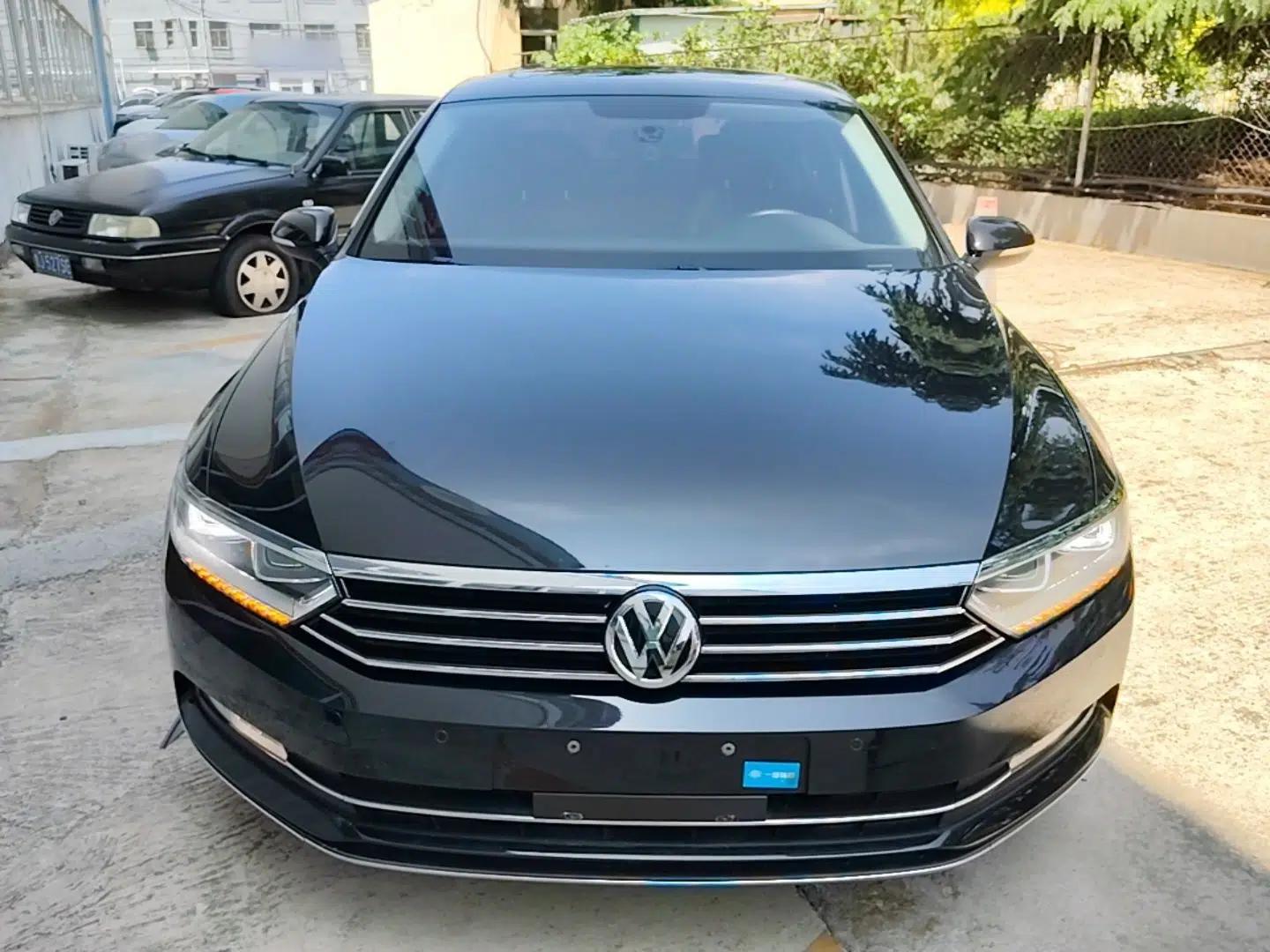 Used Volkswagen Magotan 2019 330TSI DSG Leading Model China VI Standard — миниатюра 2