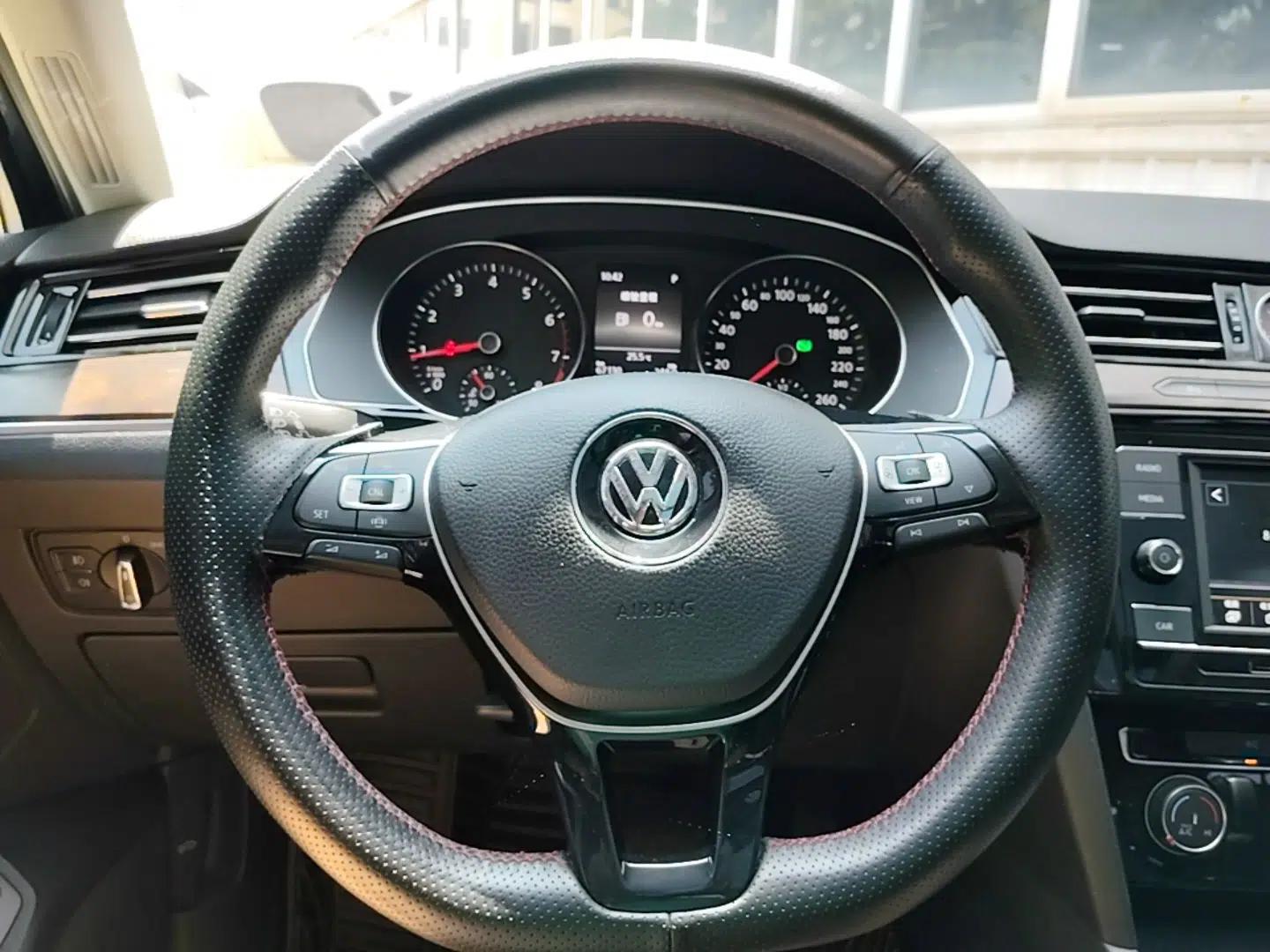 Used Volkswagen Magotan 2019 330TSI DSG Leading Model China VI Standard — миниатюра 13