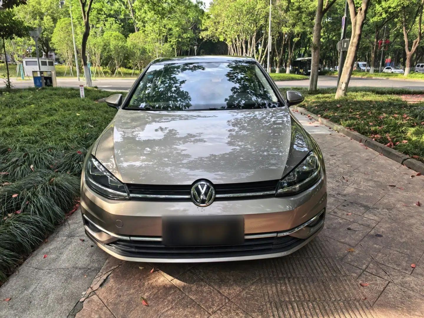Used Volkswagen Golf 2018 1.6L Automatic Comfort Model — миниатюра 2