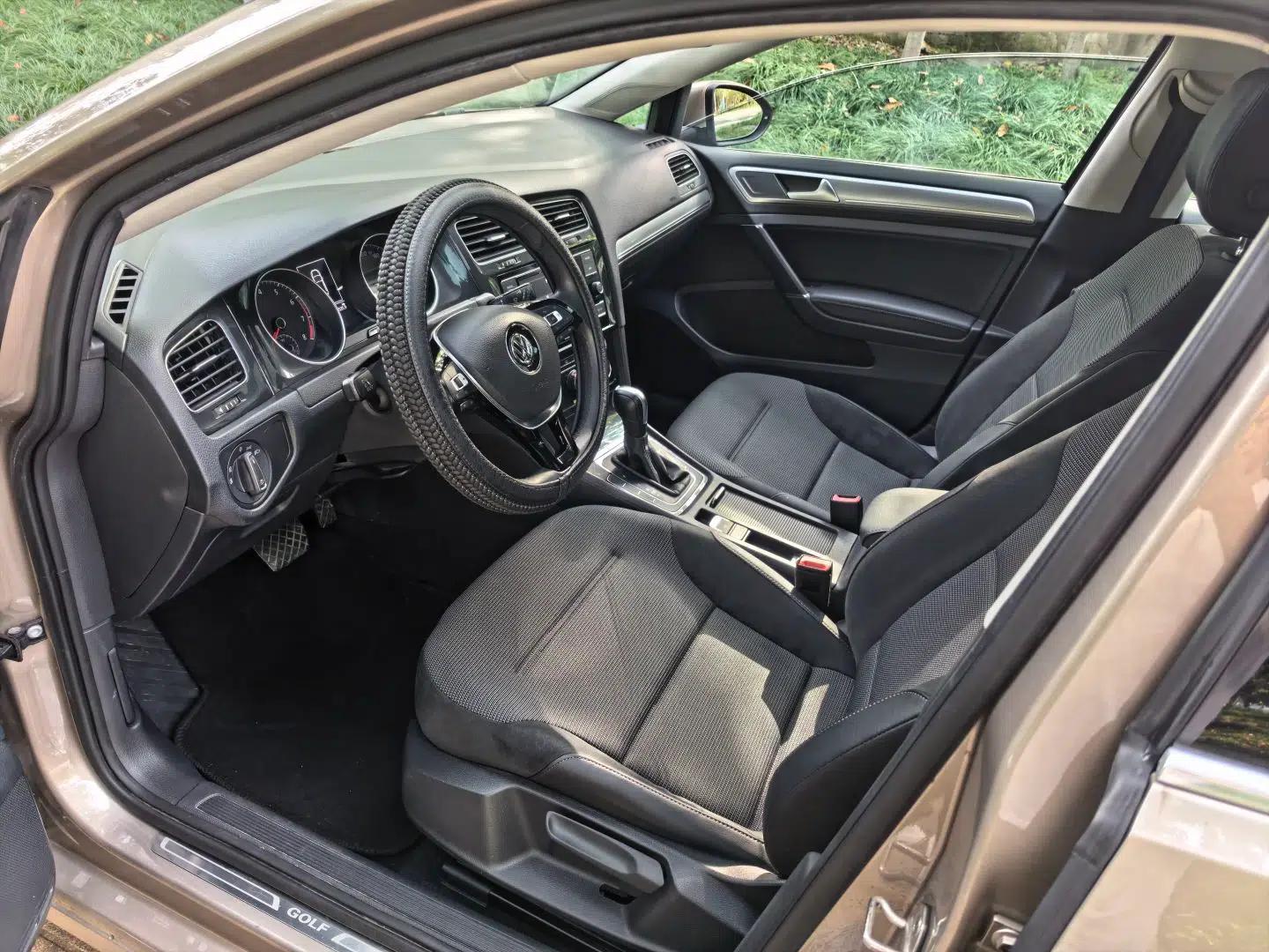 Used Volkswagen Golf 2018 1.6L Automatic Comfort Model — миниатюра 12