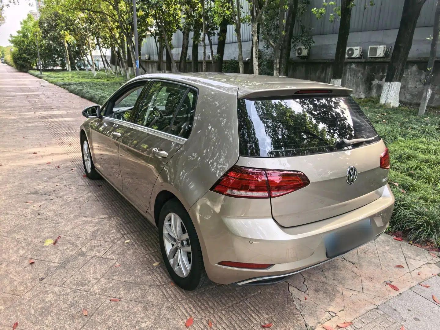 Used Volkswagen Golf 2018 1.6L Automatic Comfort Model — миниатюра 5