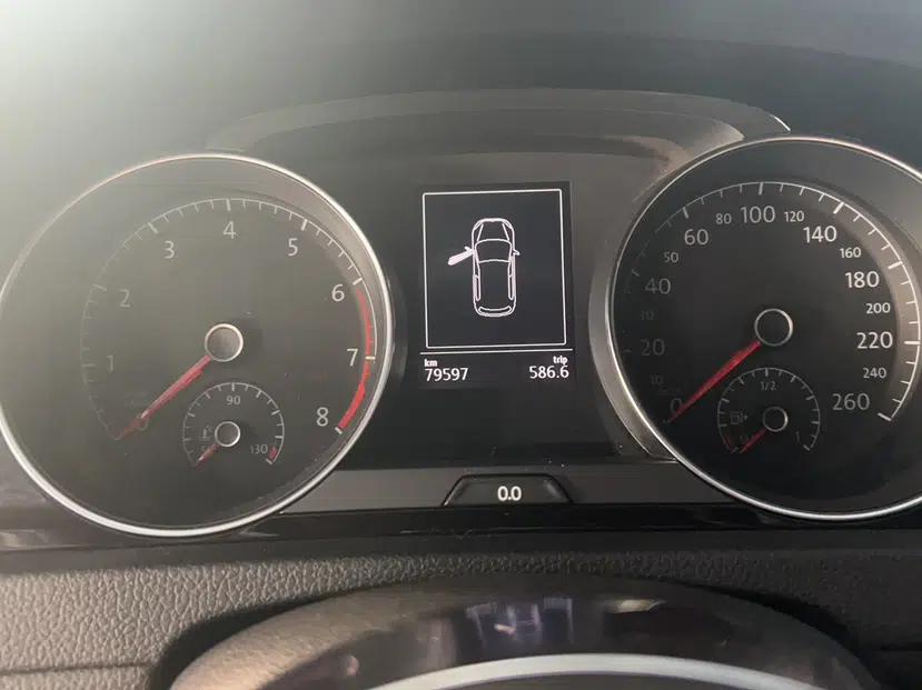 Used Volkswagen Golf 2017 280TSI Automatic R-Line Million-Vehicle Commemorative Edition — миниатюра 7