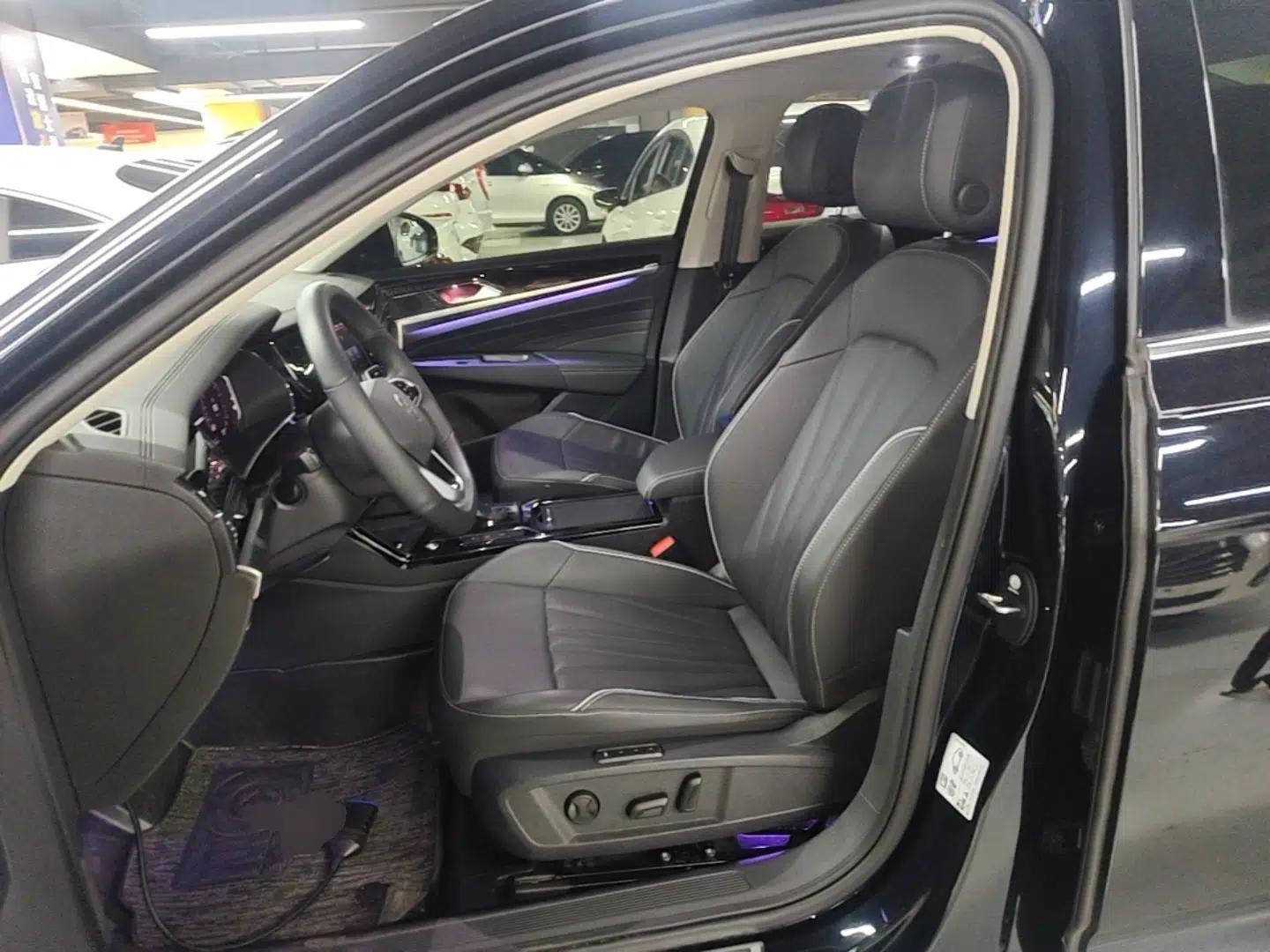 Used Volkswagen Passat 2024 380TSI Starry Elite Edition — миниатюра 17