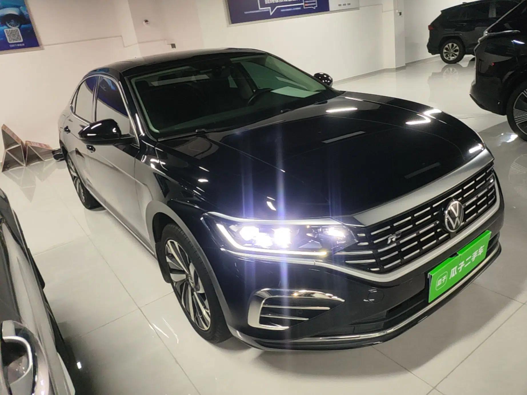 Used Volkswagen Passat 2022 330TSI Elite Edition — миниатюра 3