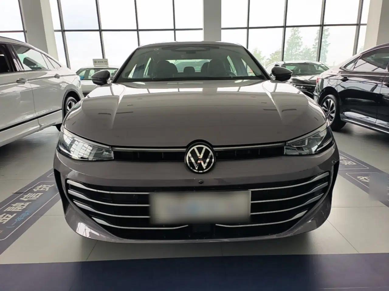 Used Volkswagen Passat 2025 Pro 380TSI Dragon Supreme Edition — миниатюра 2