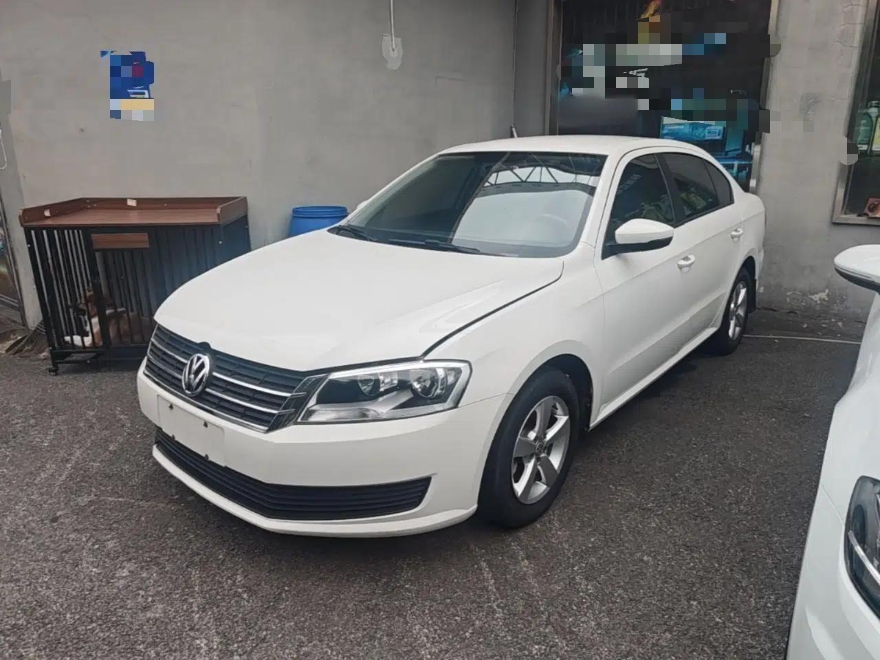 Used Volkswagen Lavida 2017 1.6L Automatic Comfort Edition — миниатюра 1