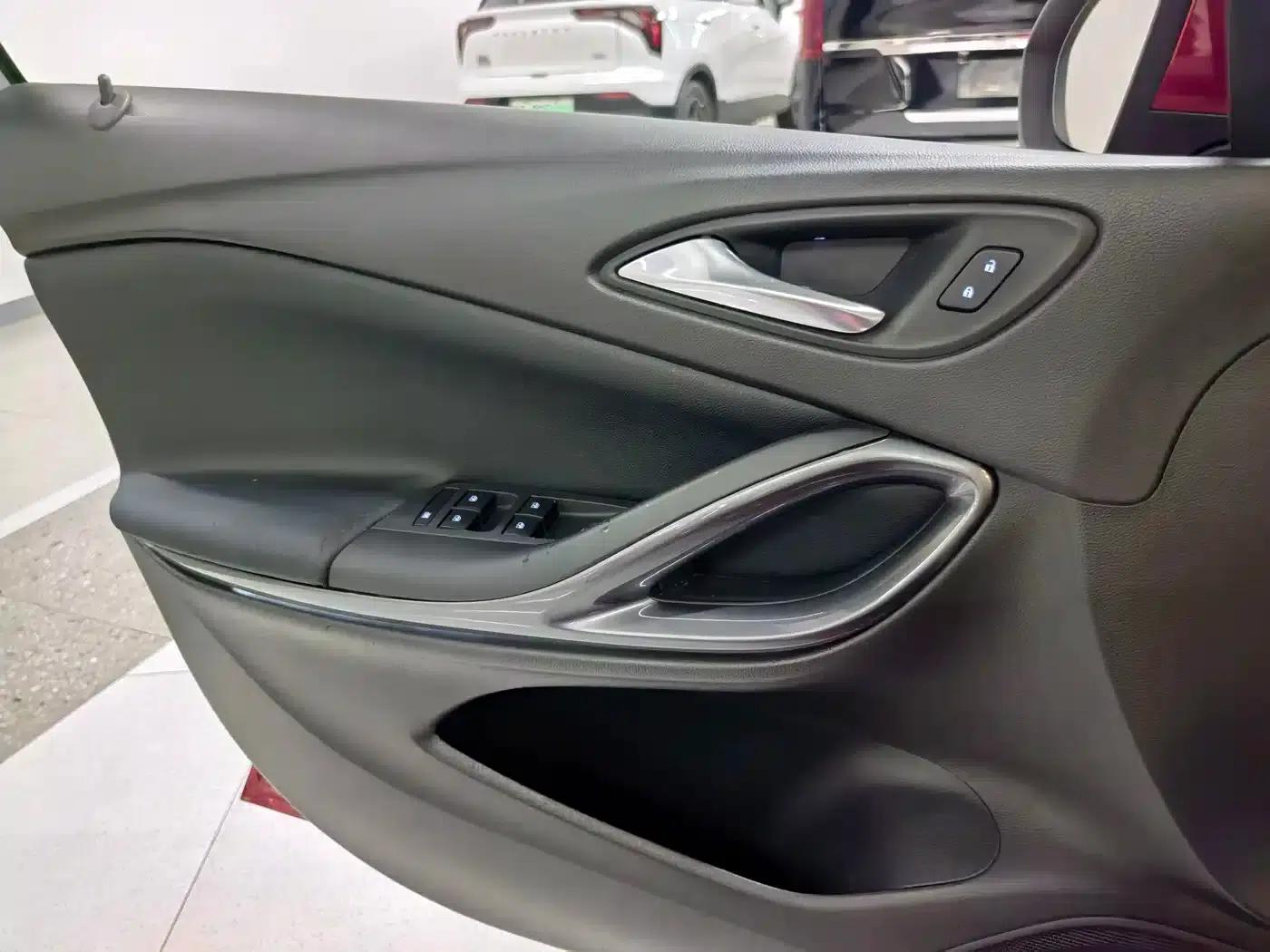 Buick Verano 2016 Hatchback 15S Automatic Entry-Level — миниатюра 13