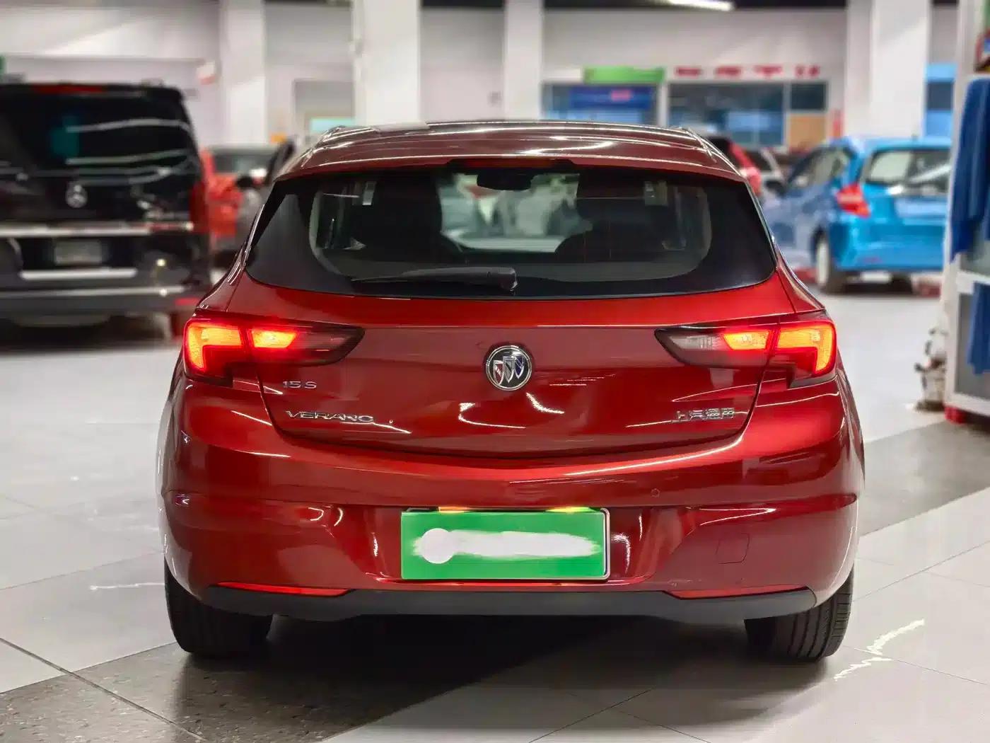 Buick Verano 2016 Hatchback 15S Automatic Entry-Level — миниатюра 3