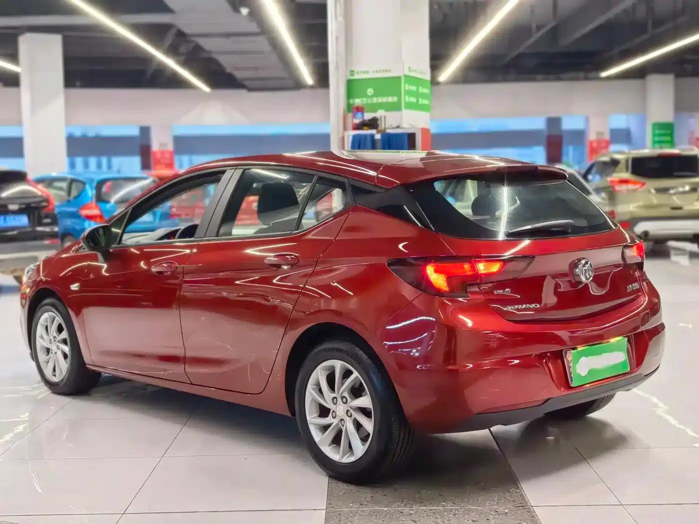 Buick Verano 2016 Hatchback 15S Automatic Entry-Level — миниатюра 5