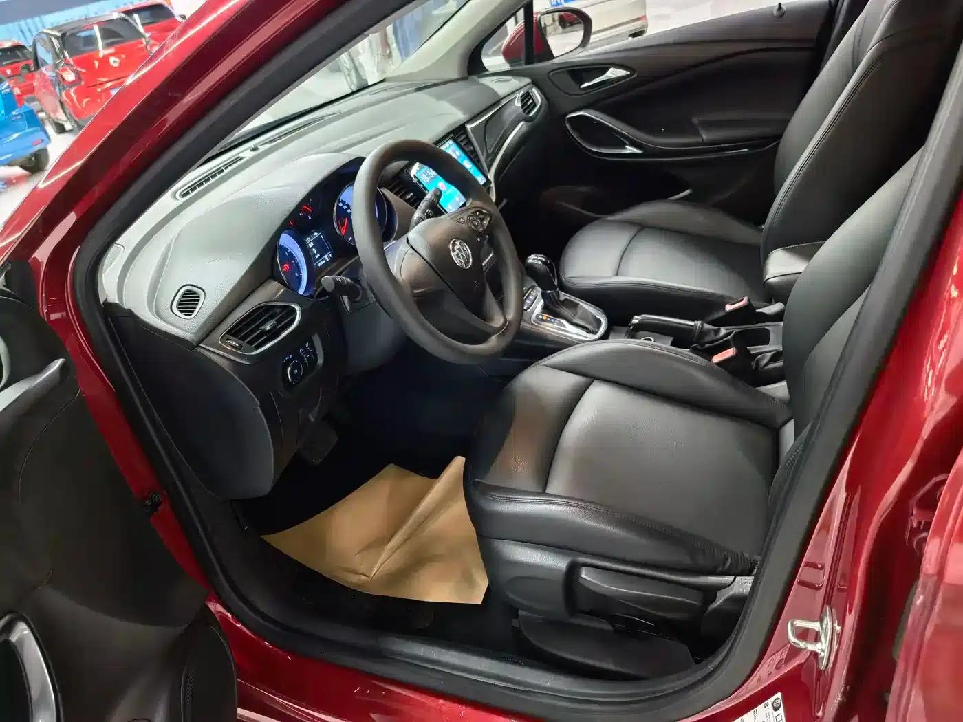 Buick Verano 2016 Hatchback 15S Automatic Entry-Level — миниатюра 6