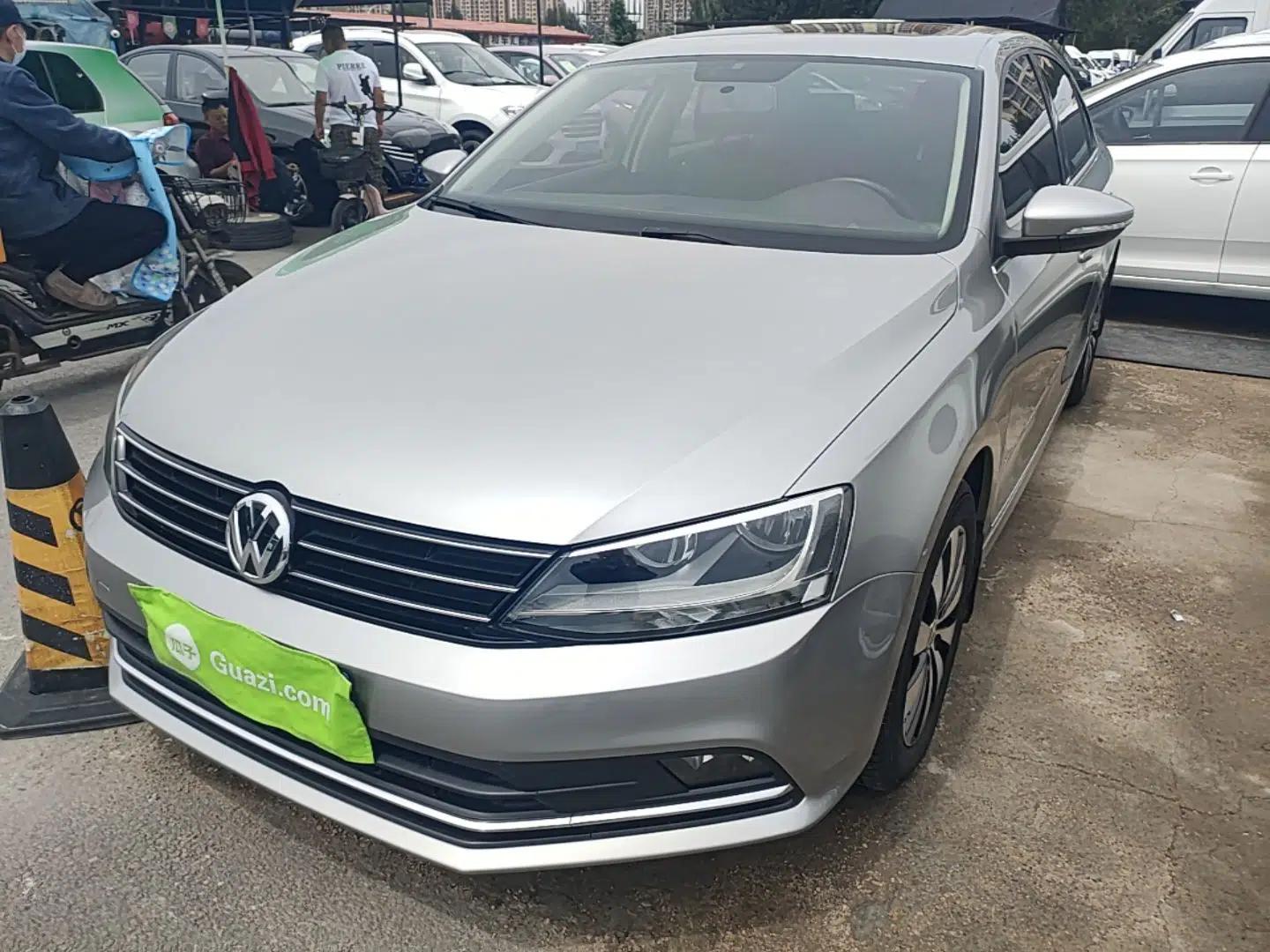 Used Volkswagen Sagitar 2017 230TSI Automatic Comfort Version — миниатюра 1