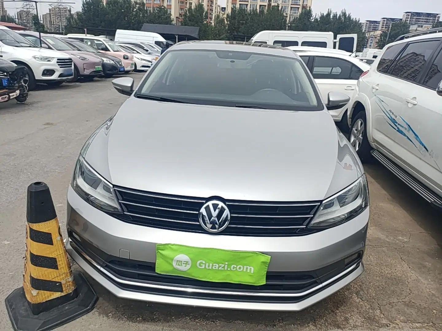 Used Volkswagen Sagitar 2017 230TSI Automatic Comfort Version — миниатюра 2