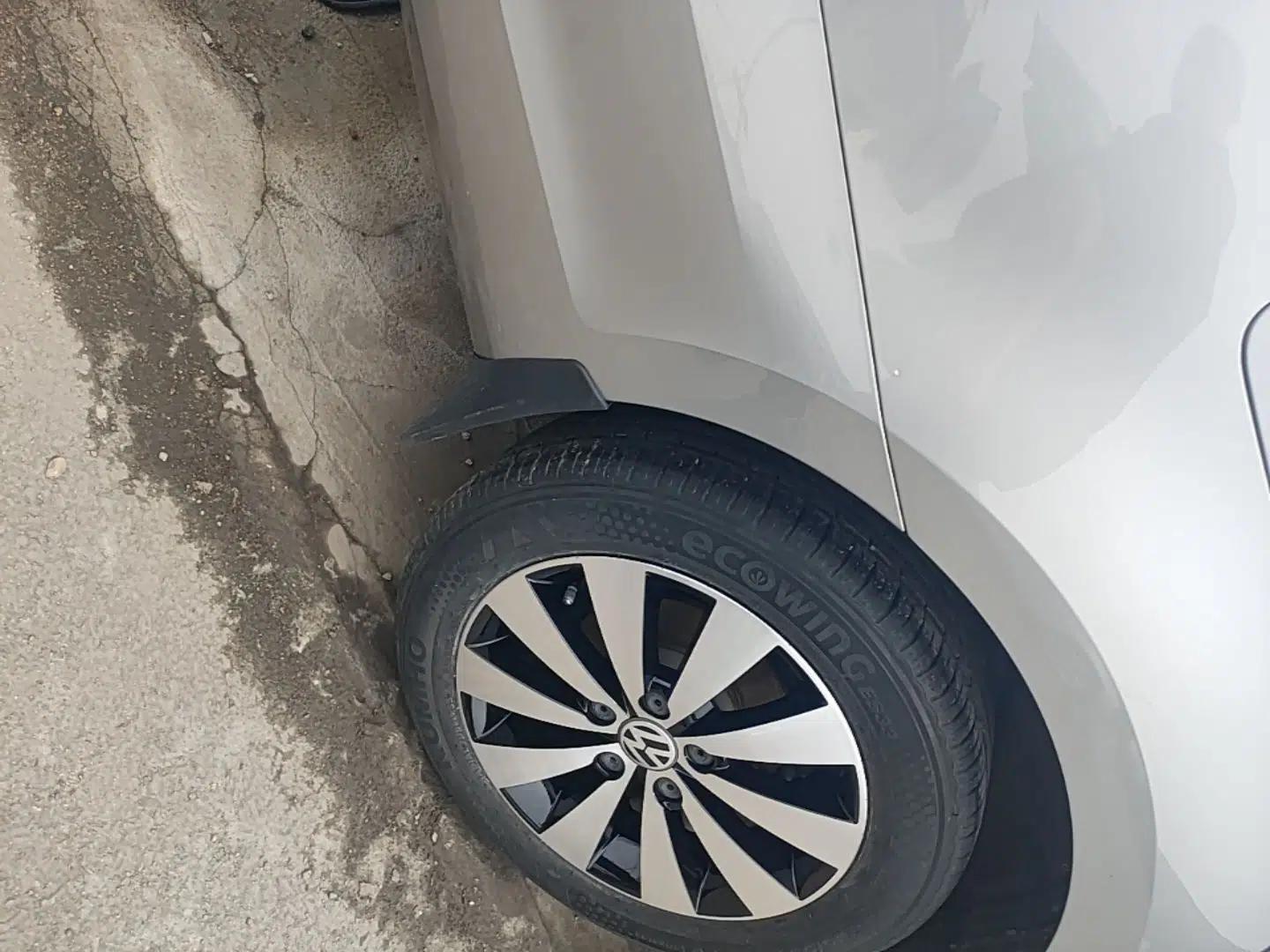 Used Volkswagen Sagitar 2017 230TSI Automatic Comfort Version — миниатюра 11