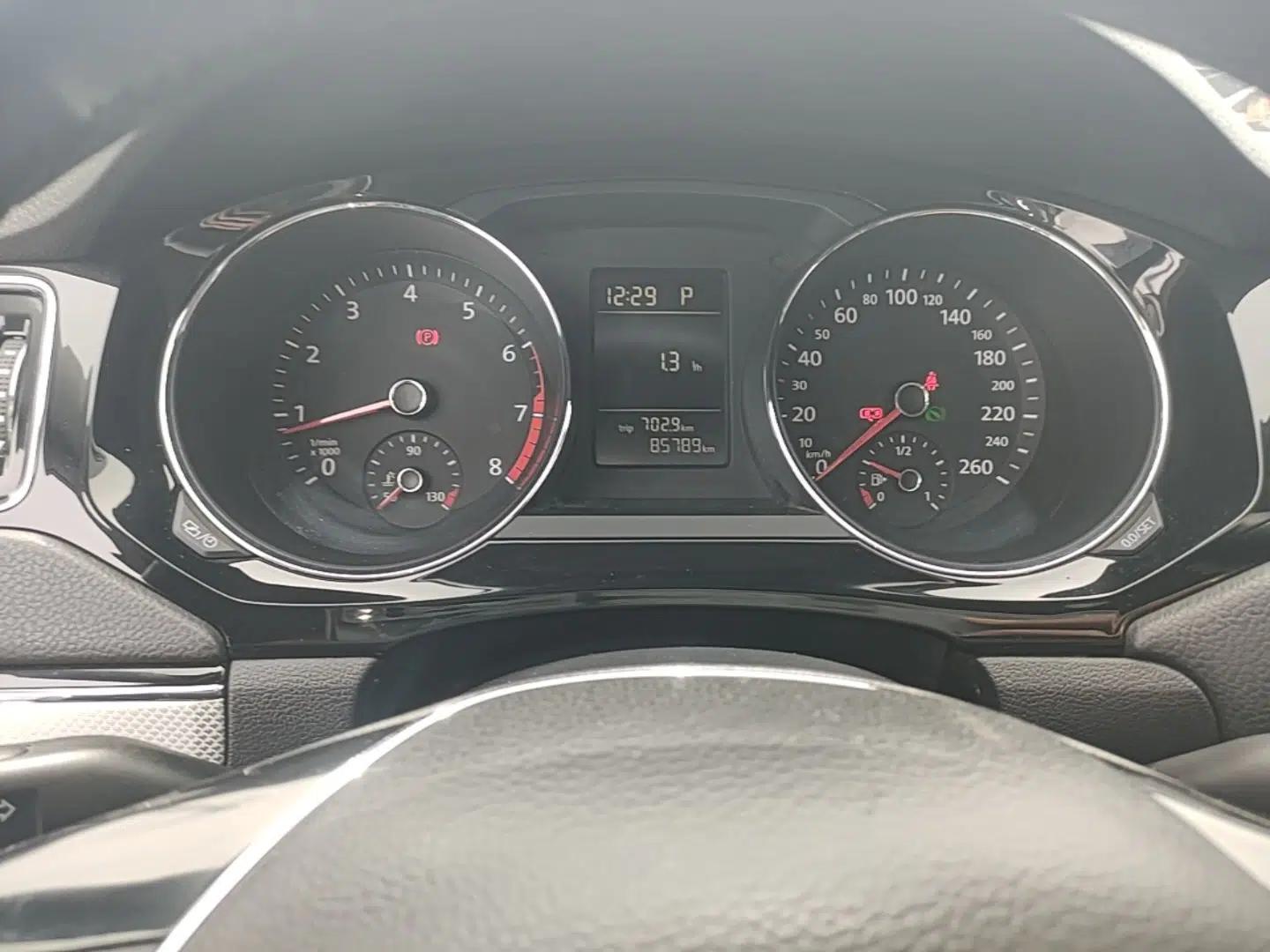 Used Volkswagen Sagitar 2017 230TSI Automatic Comfort Version — миниатюра 19
