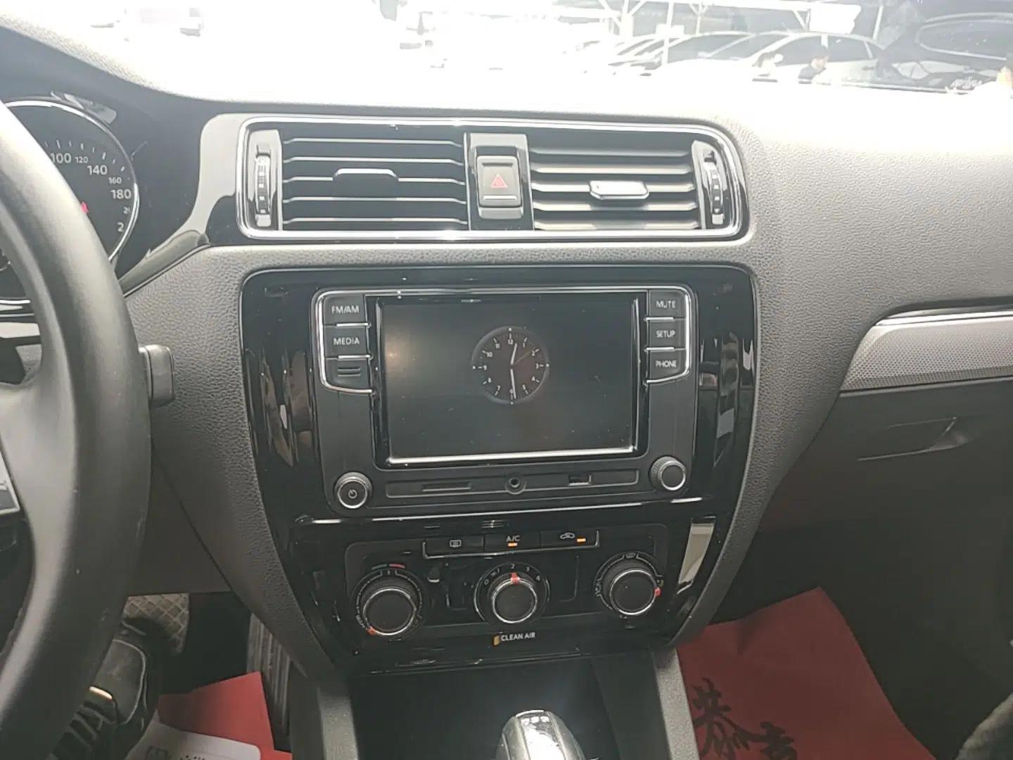 Used Volkswagen Sagitar 2017 230TSI Automatic Comfort Version — миниатюра 20
