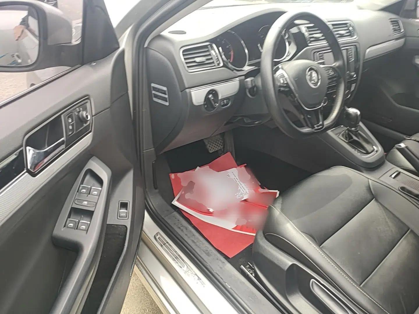 Used Volkswagen Sagitar 2017 230TSI Automatic Comfort Version — миниатюра 22