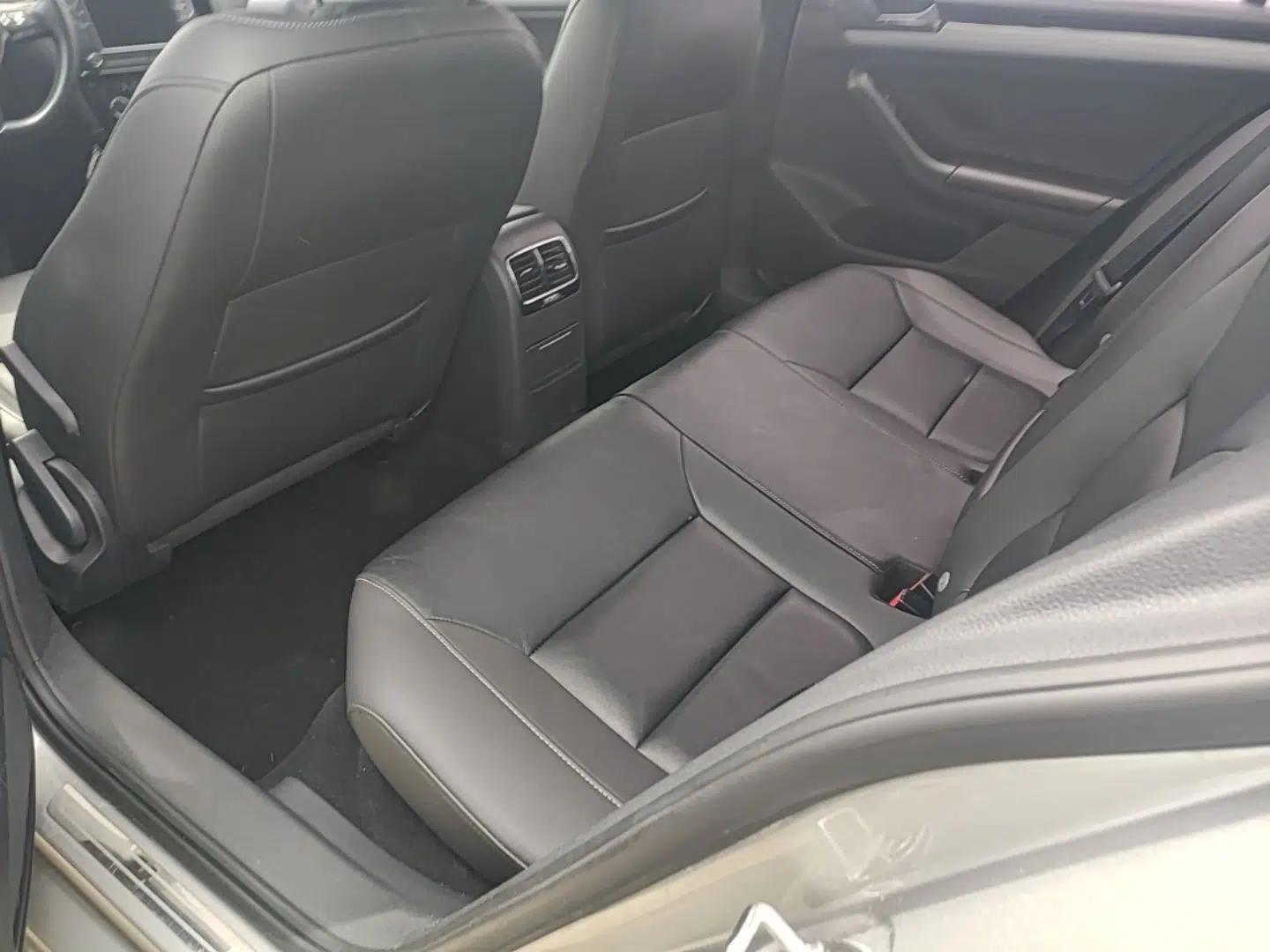 Used Volkswagen Sagitar 2017 230TSI Automatic Comfort Version — миниатюра 25