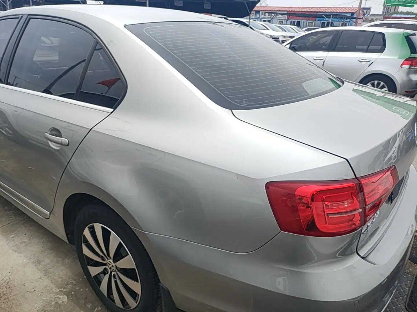 Used Volkswagen Sagitar 2017 230TSI Automatic Comfort Version — миниатюра 4