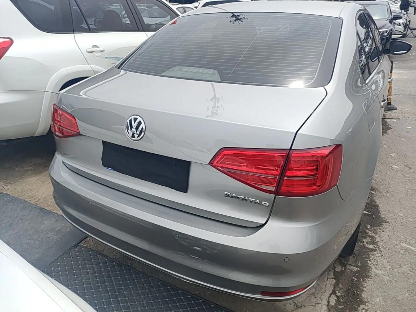Used Volkswagen Sagitar 2017 230TSI Automatic Comfort Version — миниатюра 5