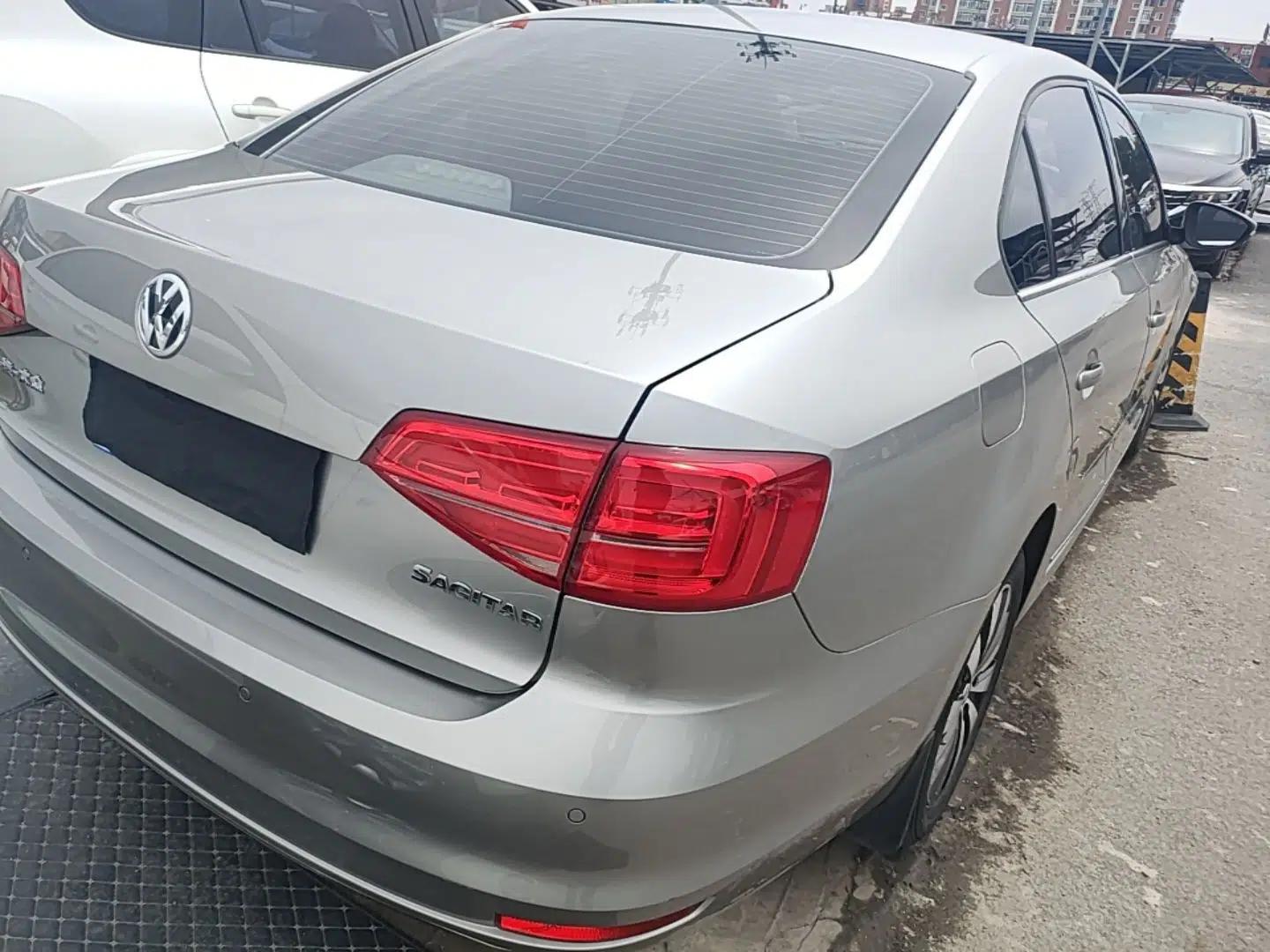 Used Volkswagen Sagitar 2017 230TSI Automatic Comfort Version — миниатюра 6