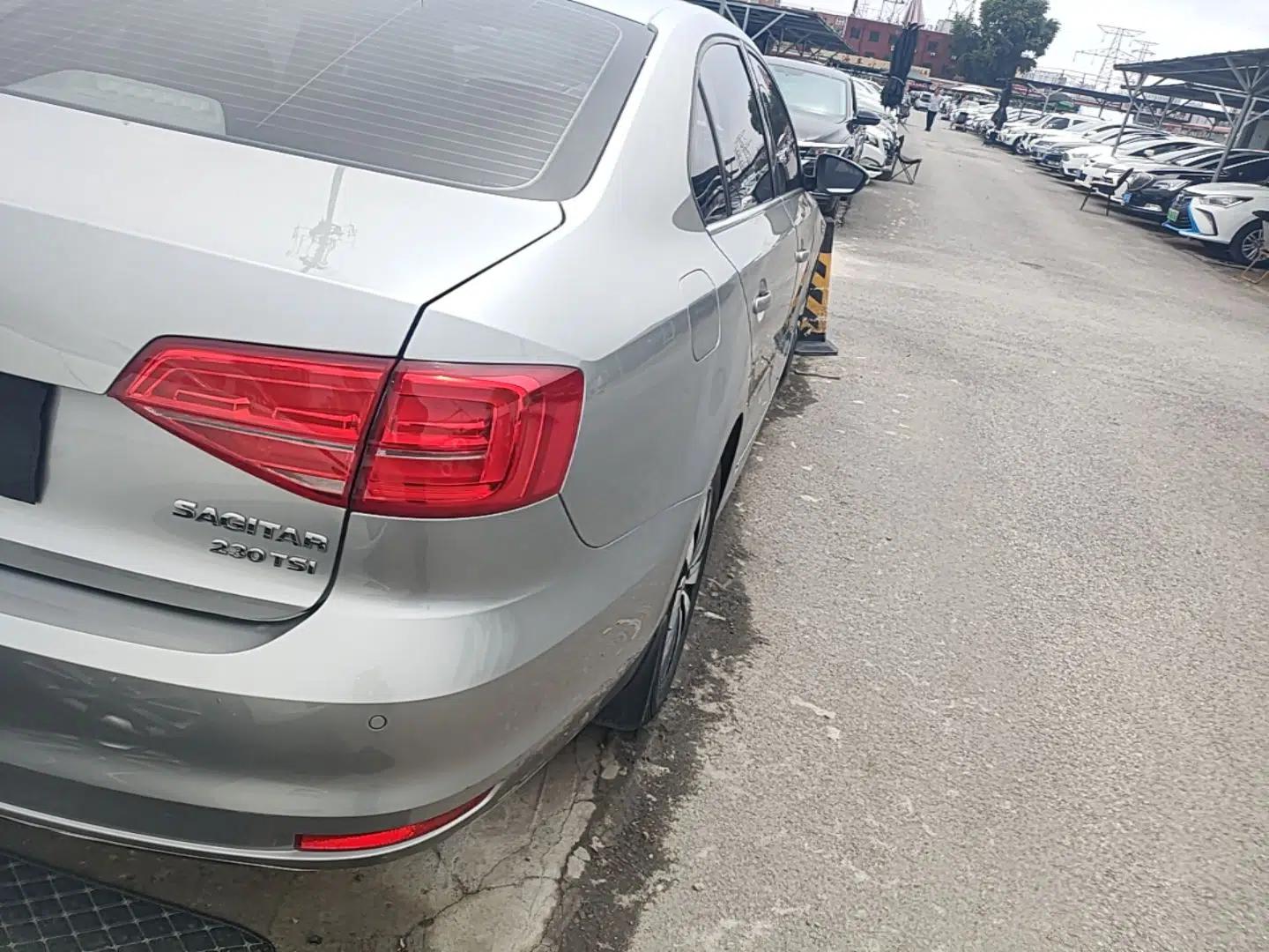 Used Volkswagen Sagitar 2017 230TSI Automatic Comfort Version — миниатюра 9