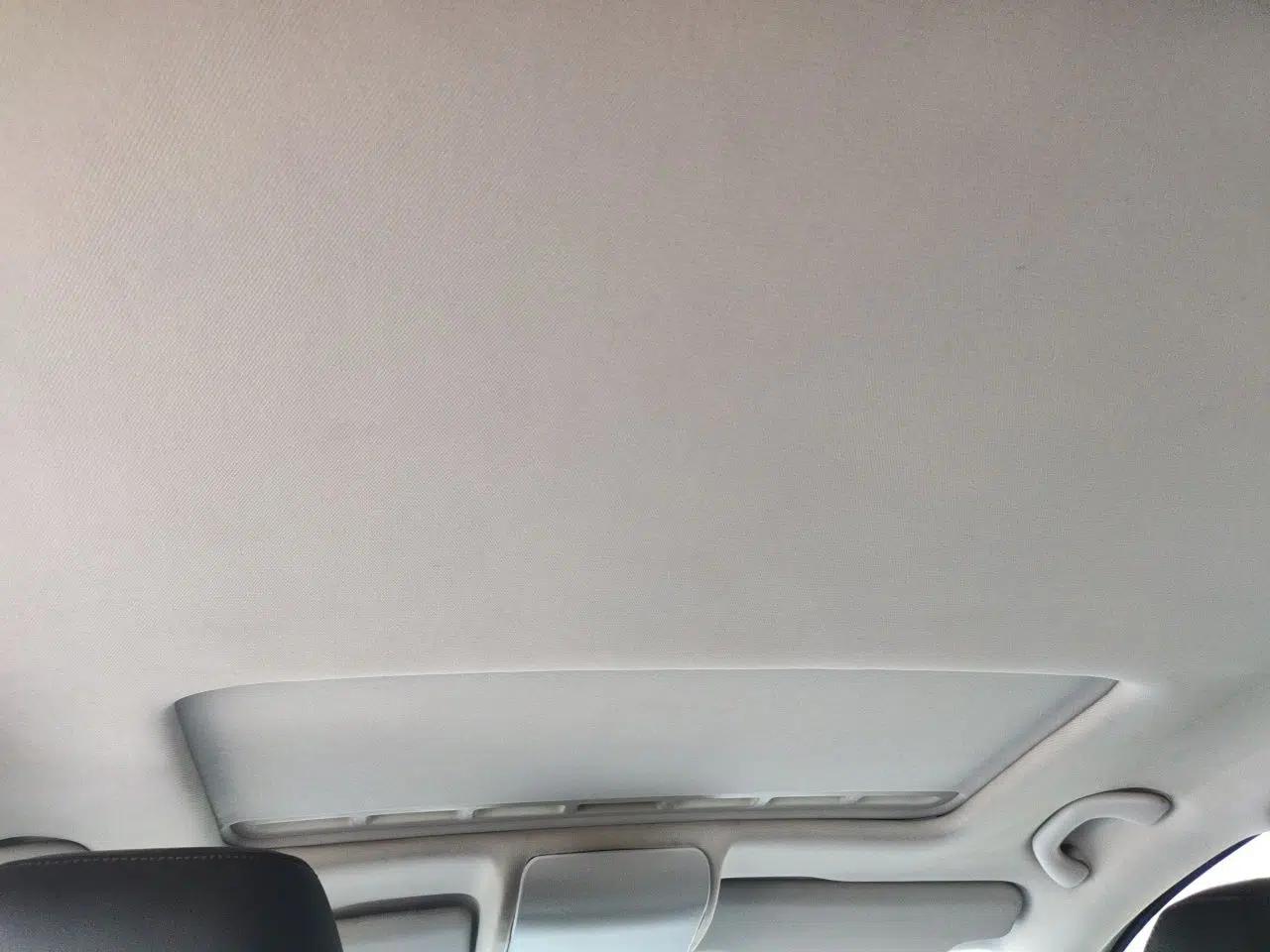 Used Volkswagen Polo 2011 1.6L Automatic ZhiShang Version — миниатюра 18