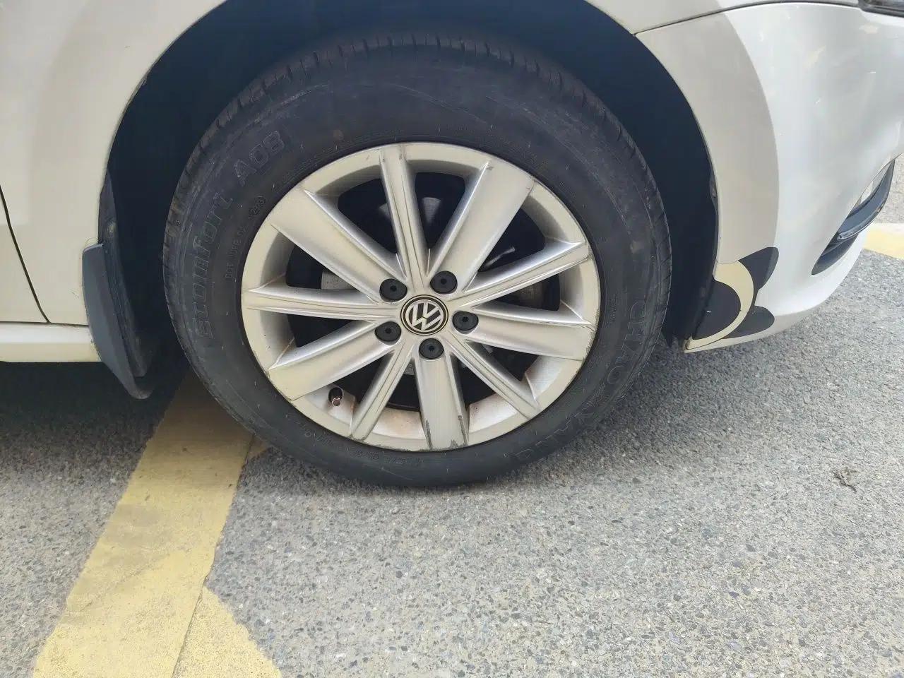 Used Volkswagen Polo 2014 1.6L Automatic Comfort Edition — миниатюра 8