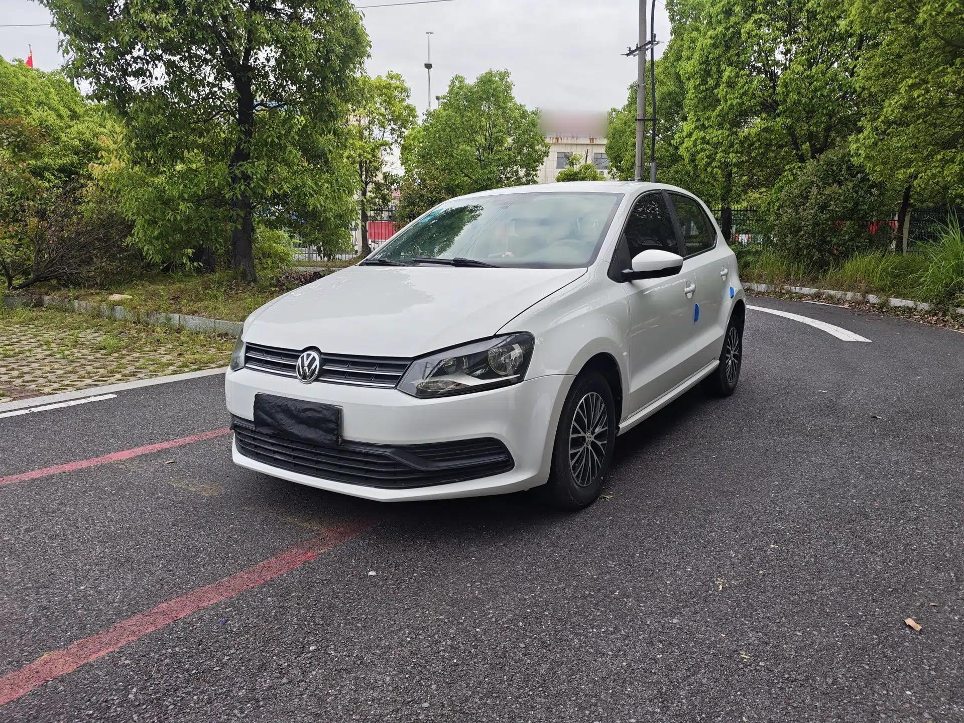 Used Volkswagen Polo 2016 1.4L Automatic Trendy Model — миниатюра 1