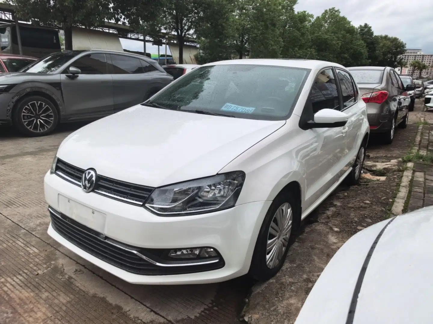 Used Volkswagen Polo 2016 1.6L Automatic Comfort Model — миниатюра 1
