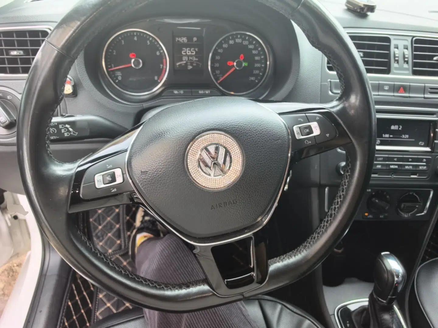 Used Volkswagen Polo 2016 1.6L Automatic Comfort Model — миниатюра 13