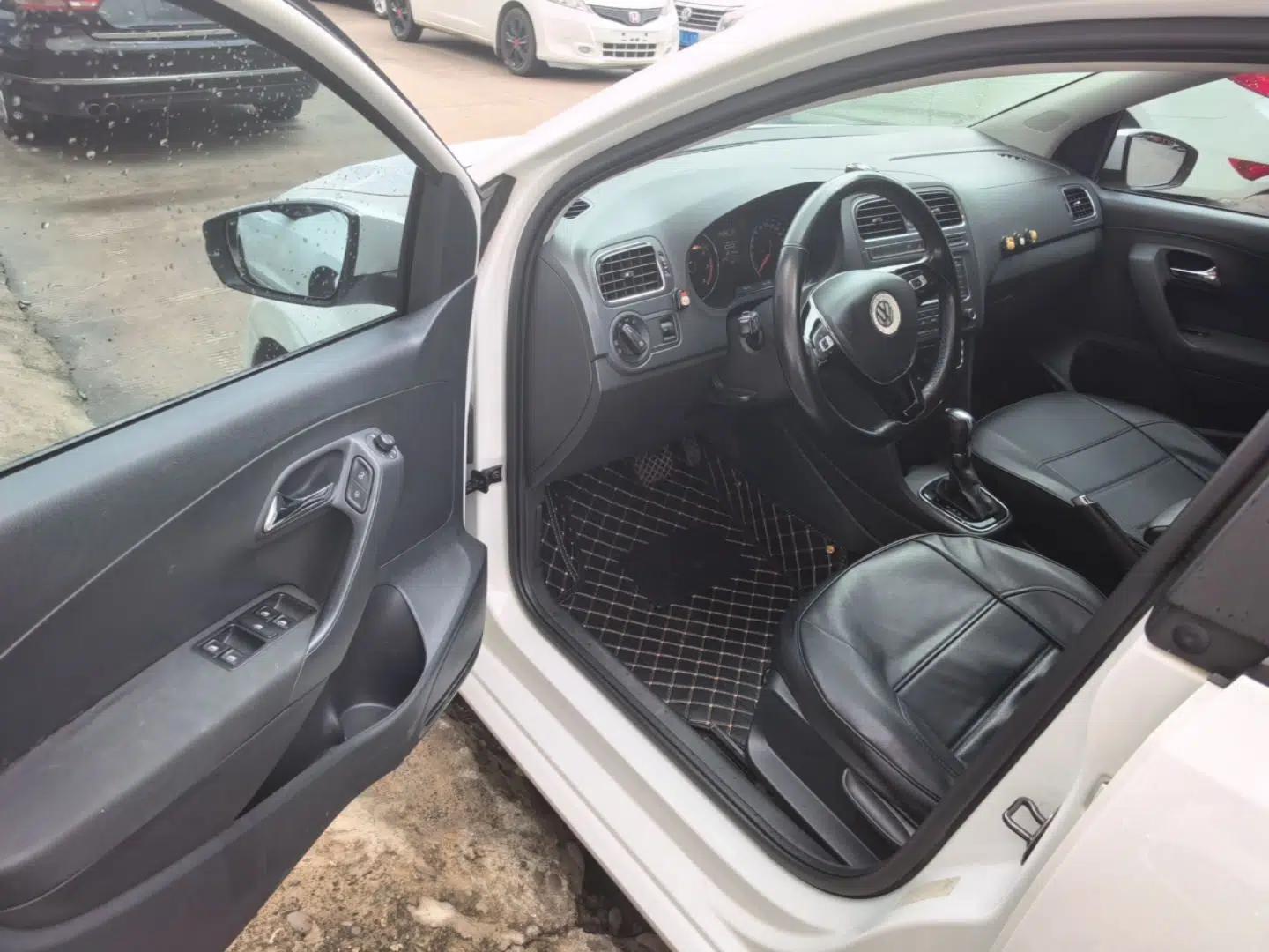 Used Volkswagen Polo 2016 1.6L Automatic Comfort Model — миниатюра 18