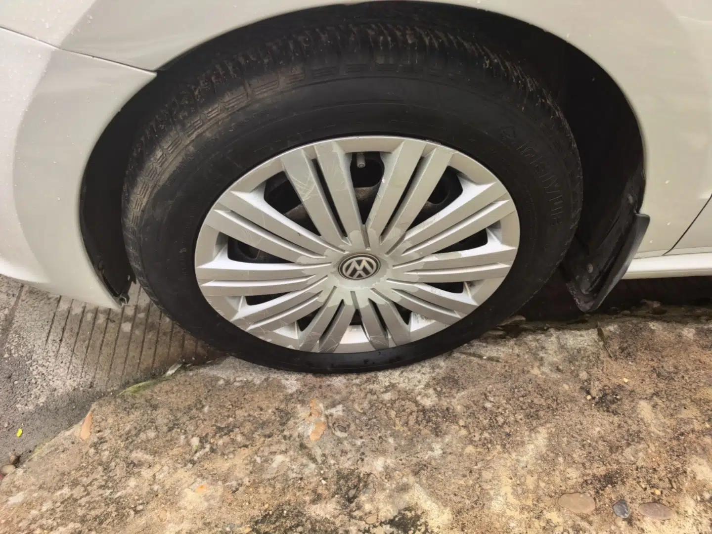Used Volkswagen Polo 2016 1.6L Automatic Comfort Model — миниатюра 10