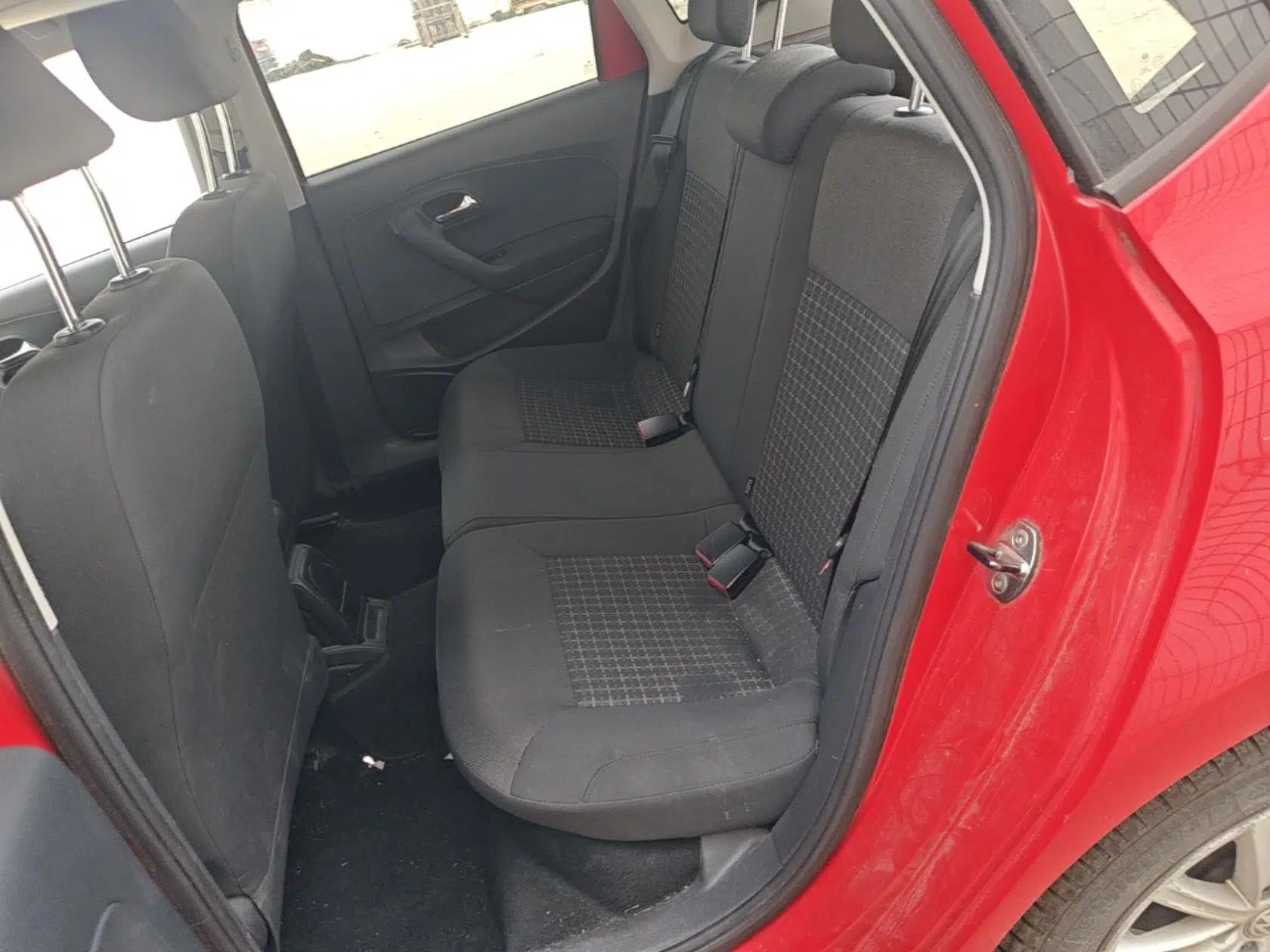 Used Volkswagen Polo 2014 1.6L Automatic Comfort Edition — миниатюра 20