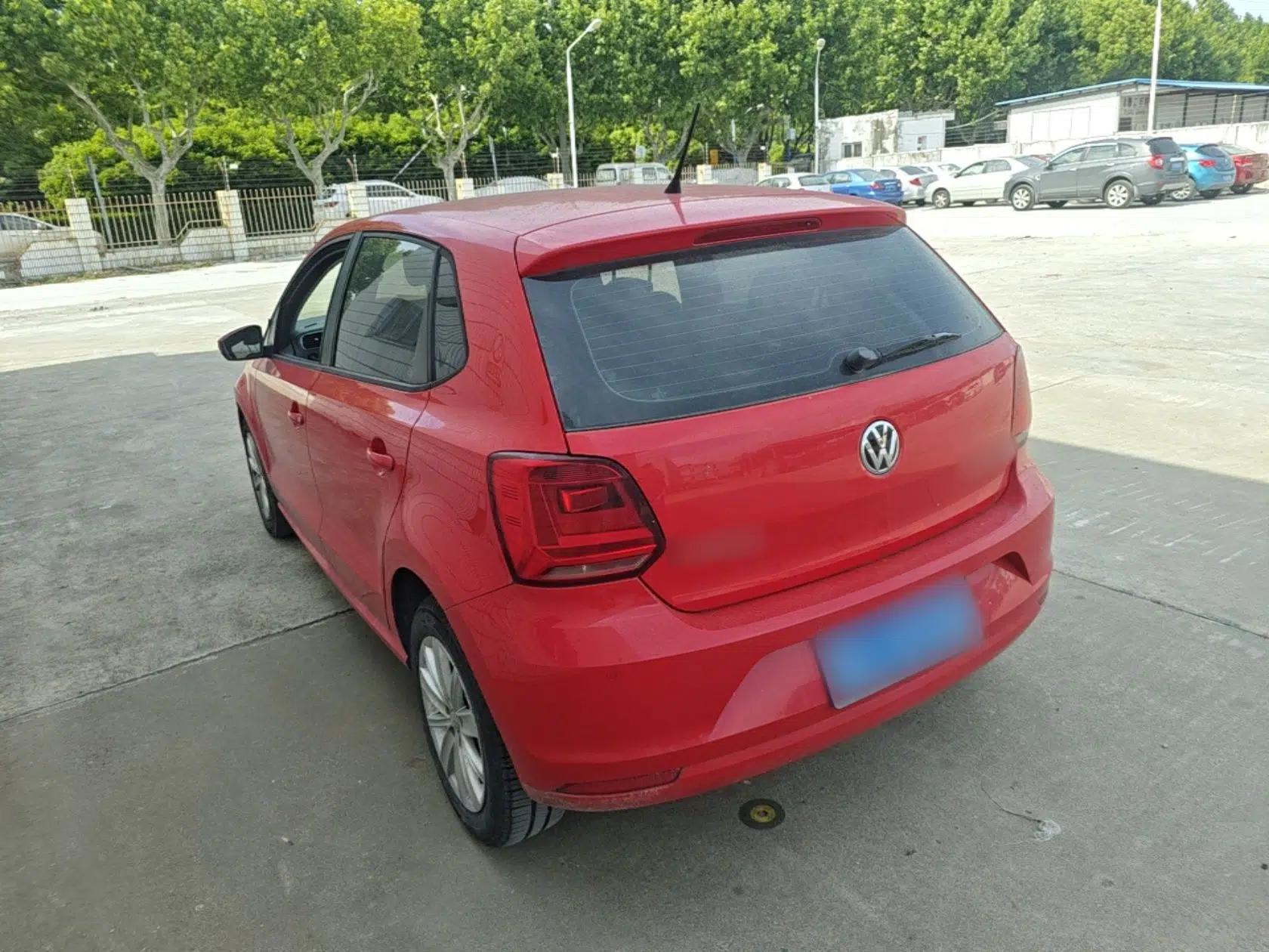 Used Volkswagen Polo 2014 1.6L Automatic Comfort Edition — миниатюра 4