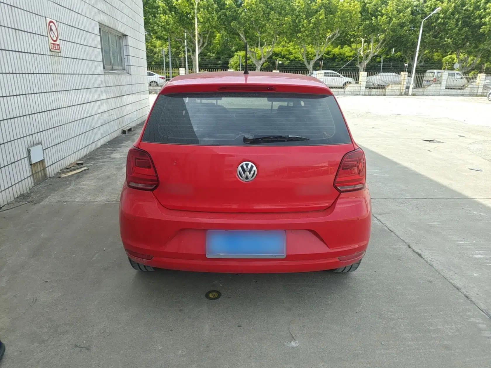 Used Volkswagen Polo 2014 1.6L Automatic Comfort Edition — миниатюра 5