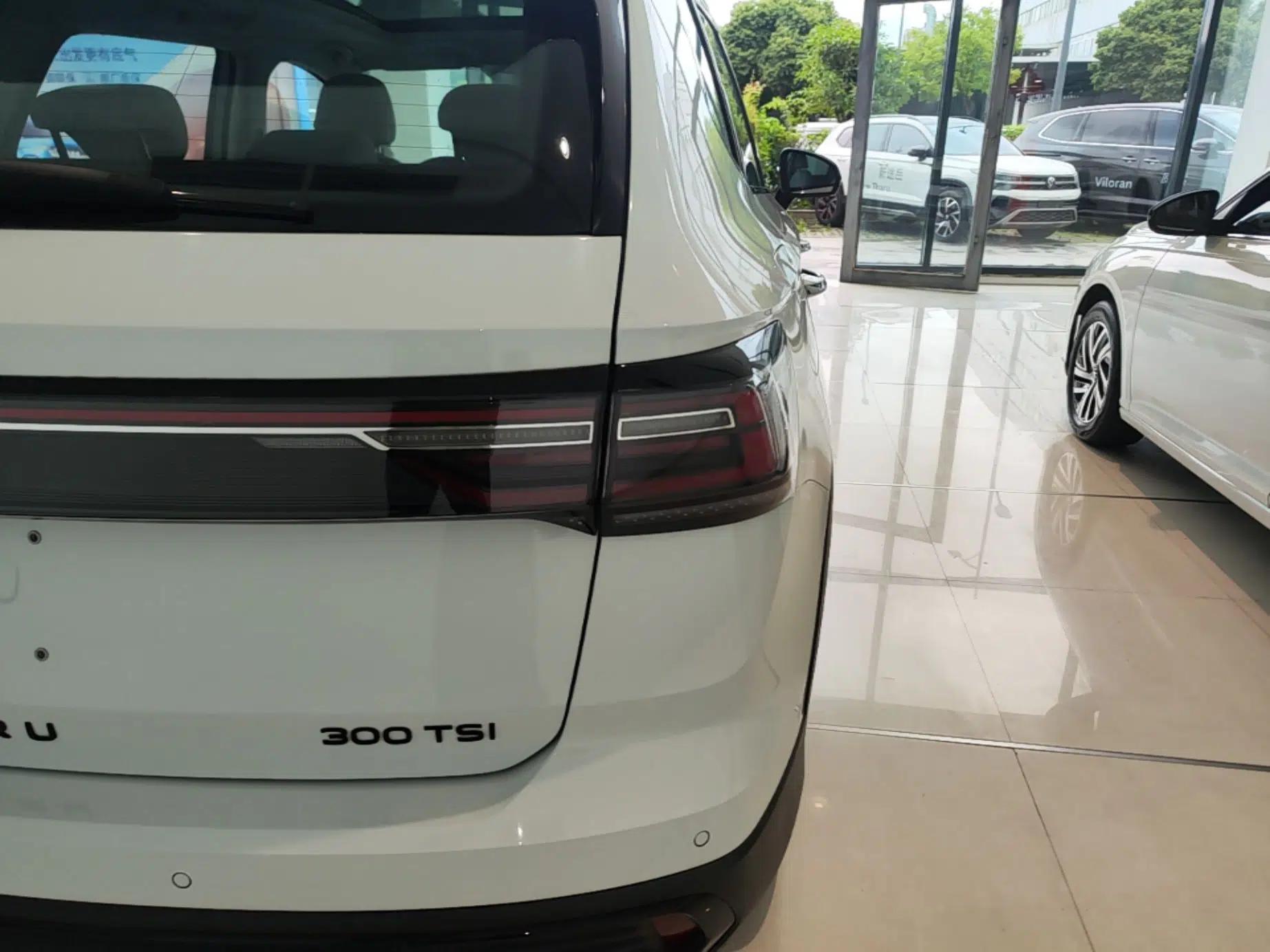 Used Volkswagen Tharu 2024 300TSI Two-Wheel-Drive Moon Luxury Edition — миниатюра 9
