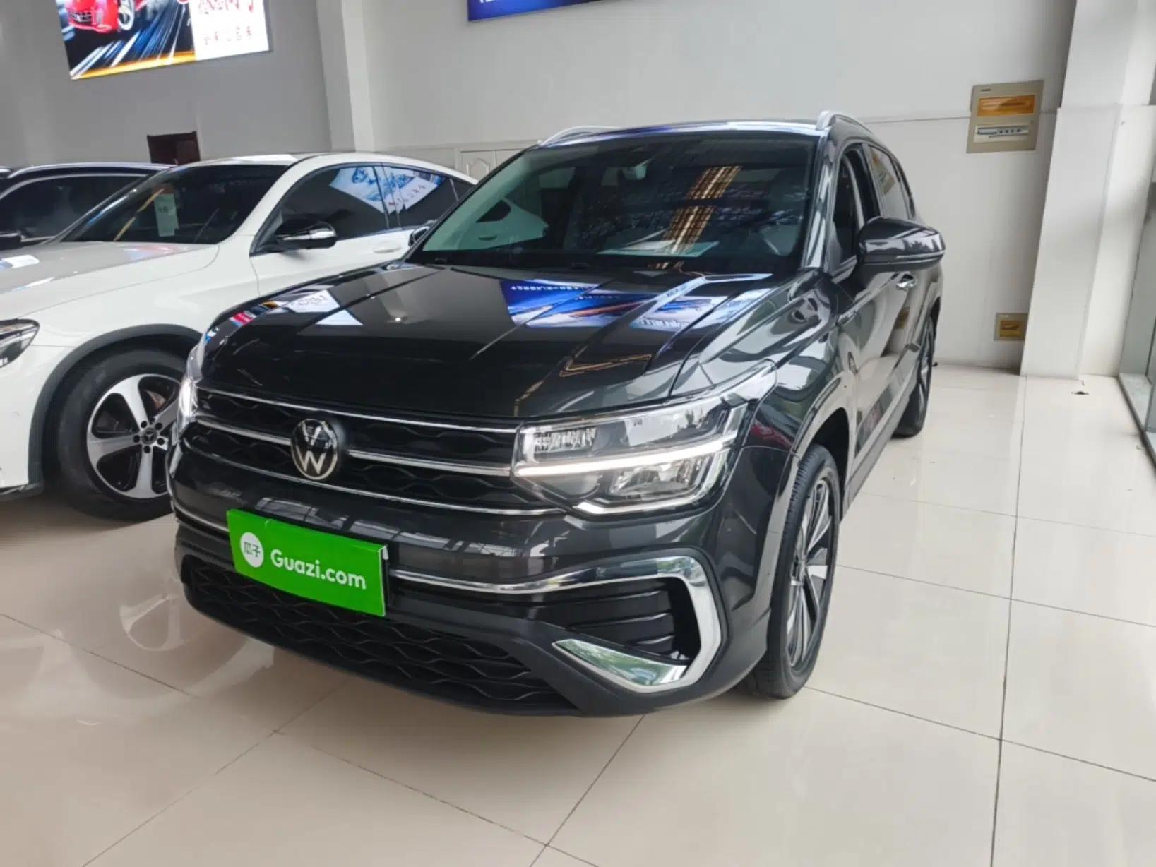 Used Volkswagen Tharu 2023 300TSI Two-Wheel-Drive Moonlight Edition — миниатюра 1