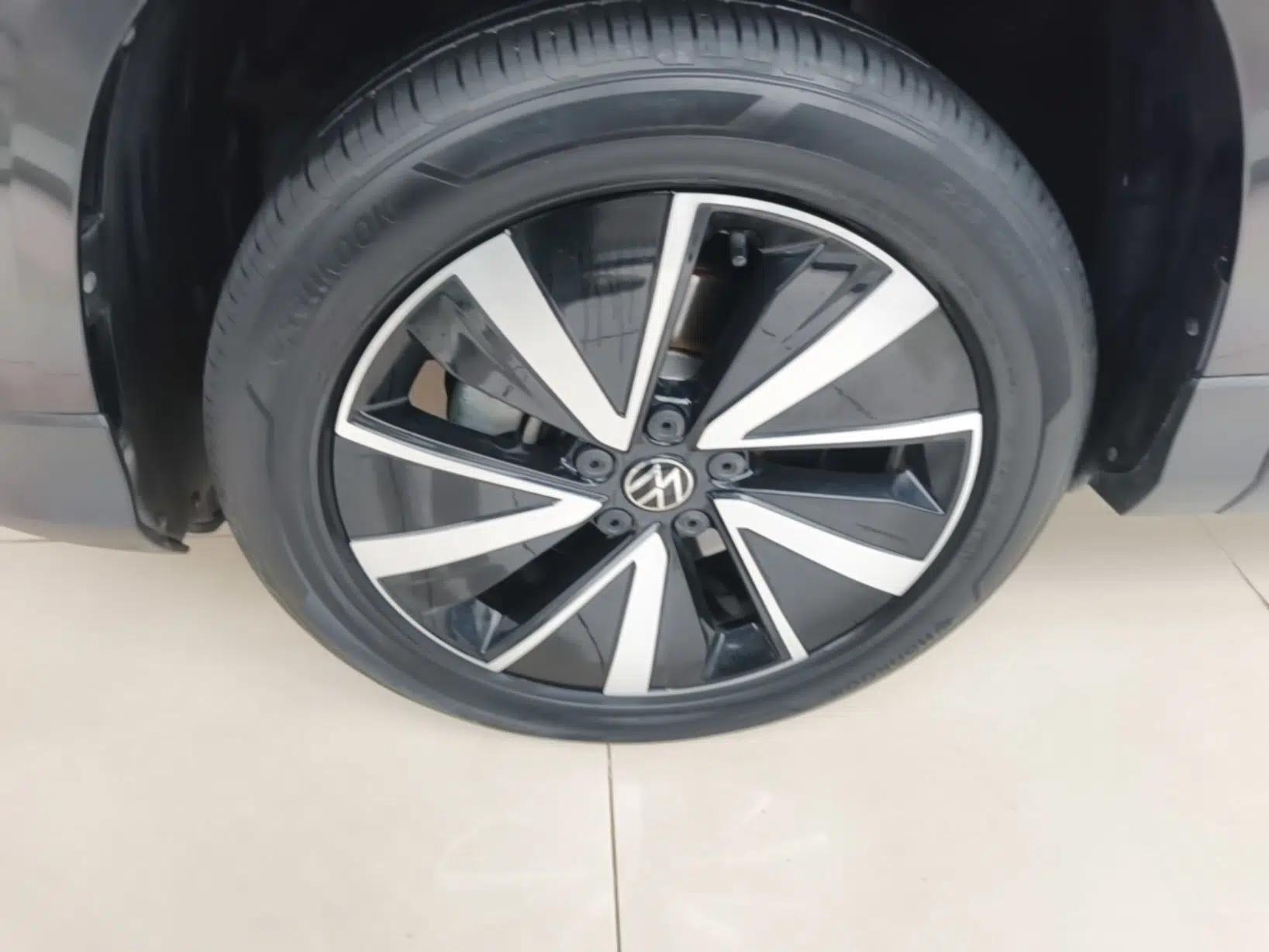 Used Volkswagen Tharu 2023 300TSI Two-Wheel-Drive Moonlight Edition — миниатюра 15