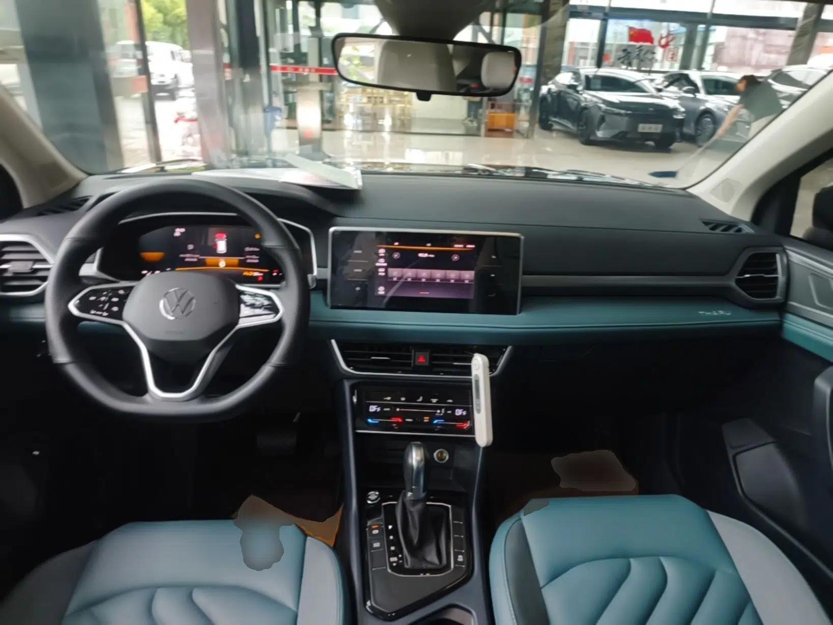 Used Volkswagen Tharu 2023 300TSI Two-Wheel-Drive Moonlight Edition — миниатюра 17