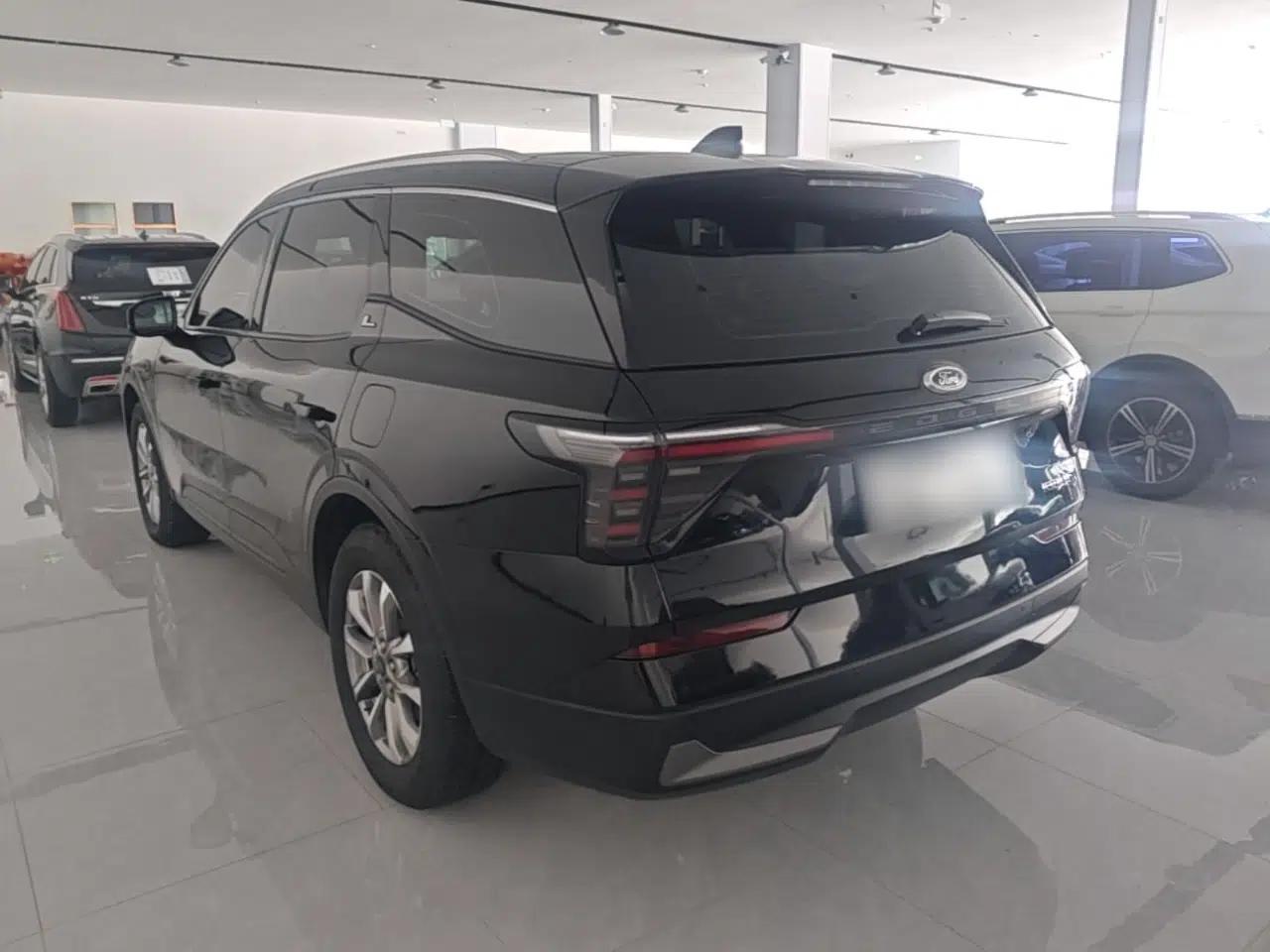 Used Ford Edge 2023 Ford Explorer L 2.0T EcoBoost Two-Wheel Drive 7-Seater Luxury Model — миниатюра 4