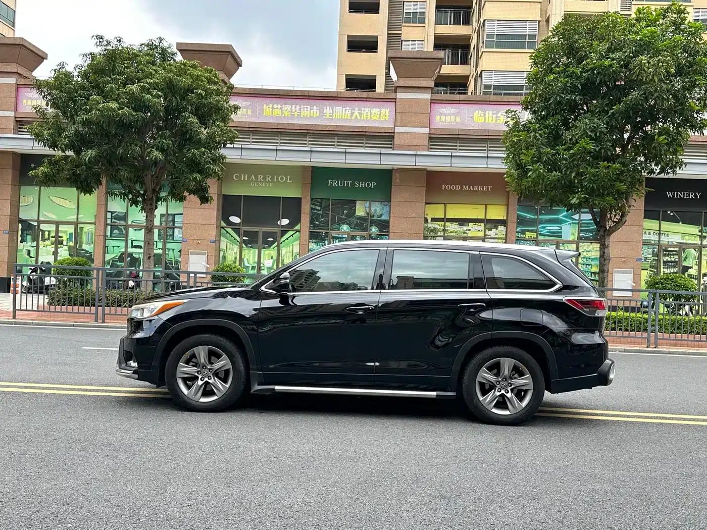 2015 Highlander 2.0T AWD Supreme Edition 7-seater — миниатюра 4