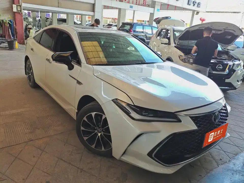 2023 Toyota Avalon 2.5L Luxury Edition — миниатюра 3