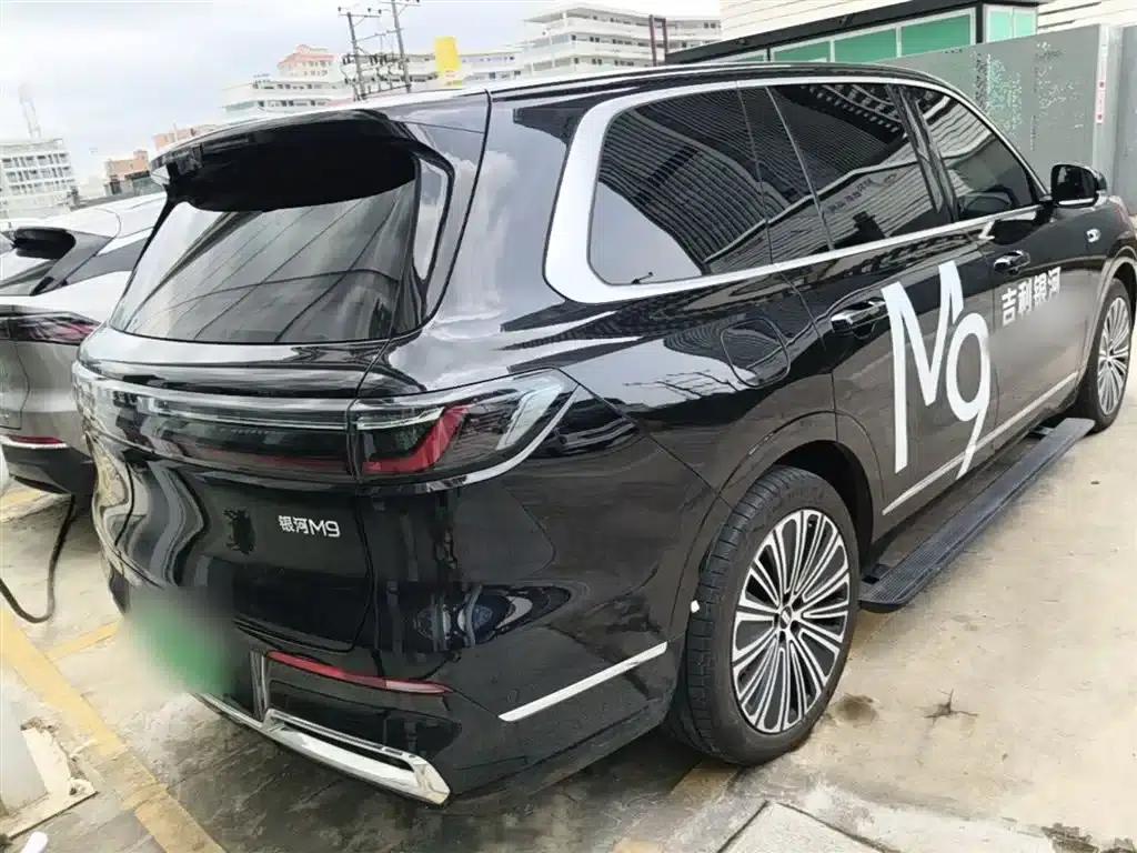 Galaxy M9 2025 210km/h AWD Navigator Edition — миниатюра 7