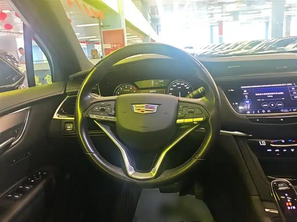 Cadillac XT6 2021 28T Six-Seat Luxury Edition — миниатюра 11