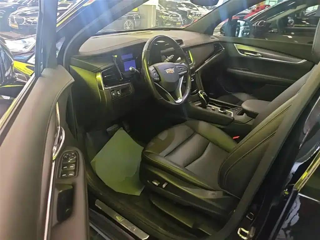 Cadillac XT6 2021 28T Six-Seat Luxury Edition — миниатюра 16