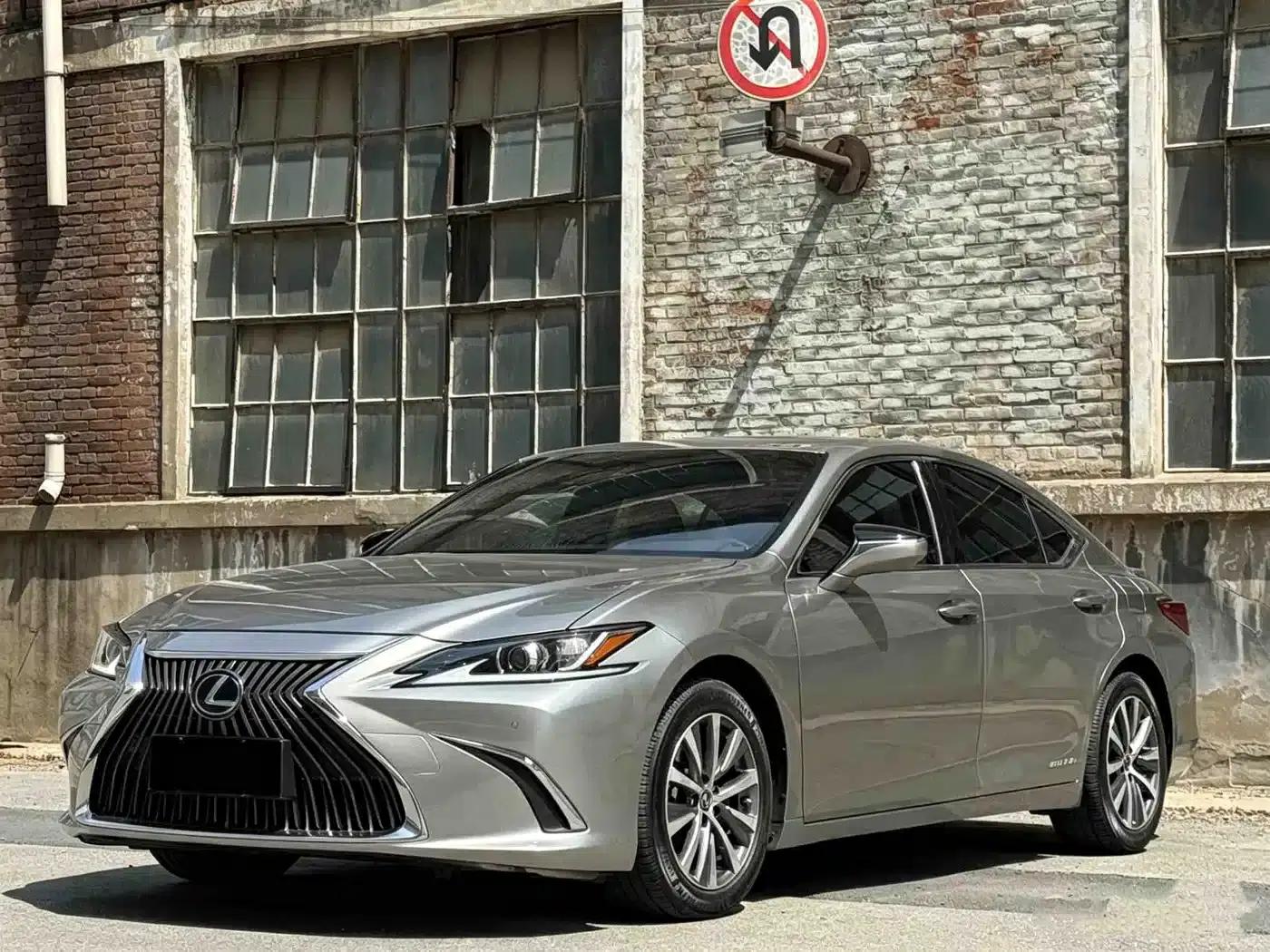 Lexus ES 2018 300h Premium Edition (China V emission standard) — миниатюра 3