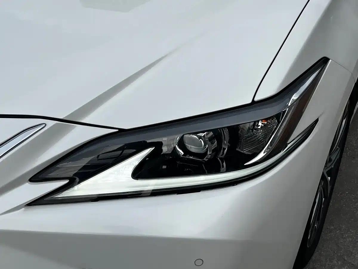 Lexus ES 2022 200 Premium Edition — миниатюра 3