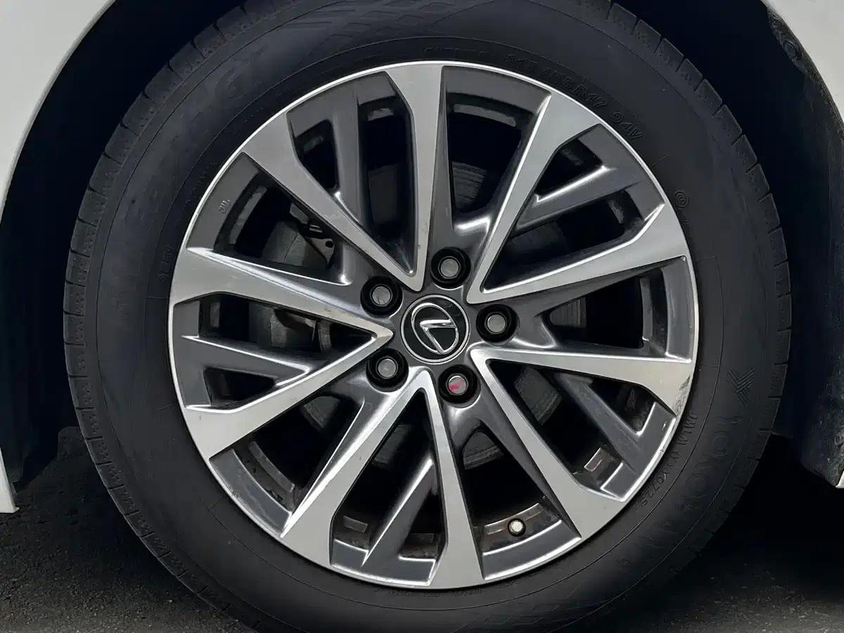 Lexus ES 2022 200 Premium Edition — миниатюра 4